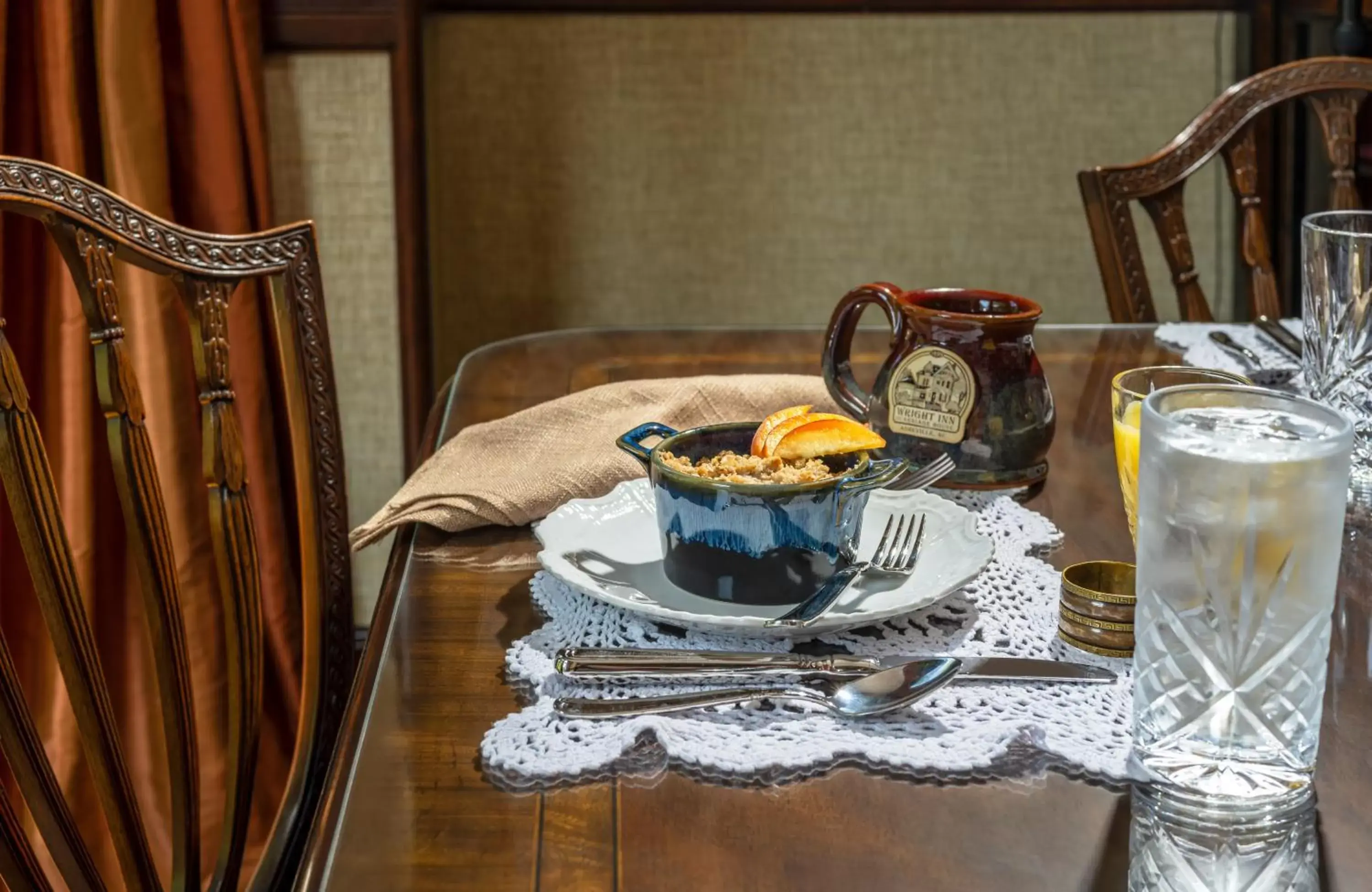 Breakfast in The 1899 Wright Inn & Carriage House