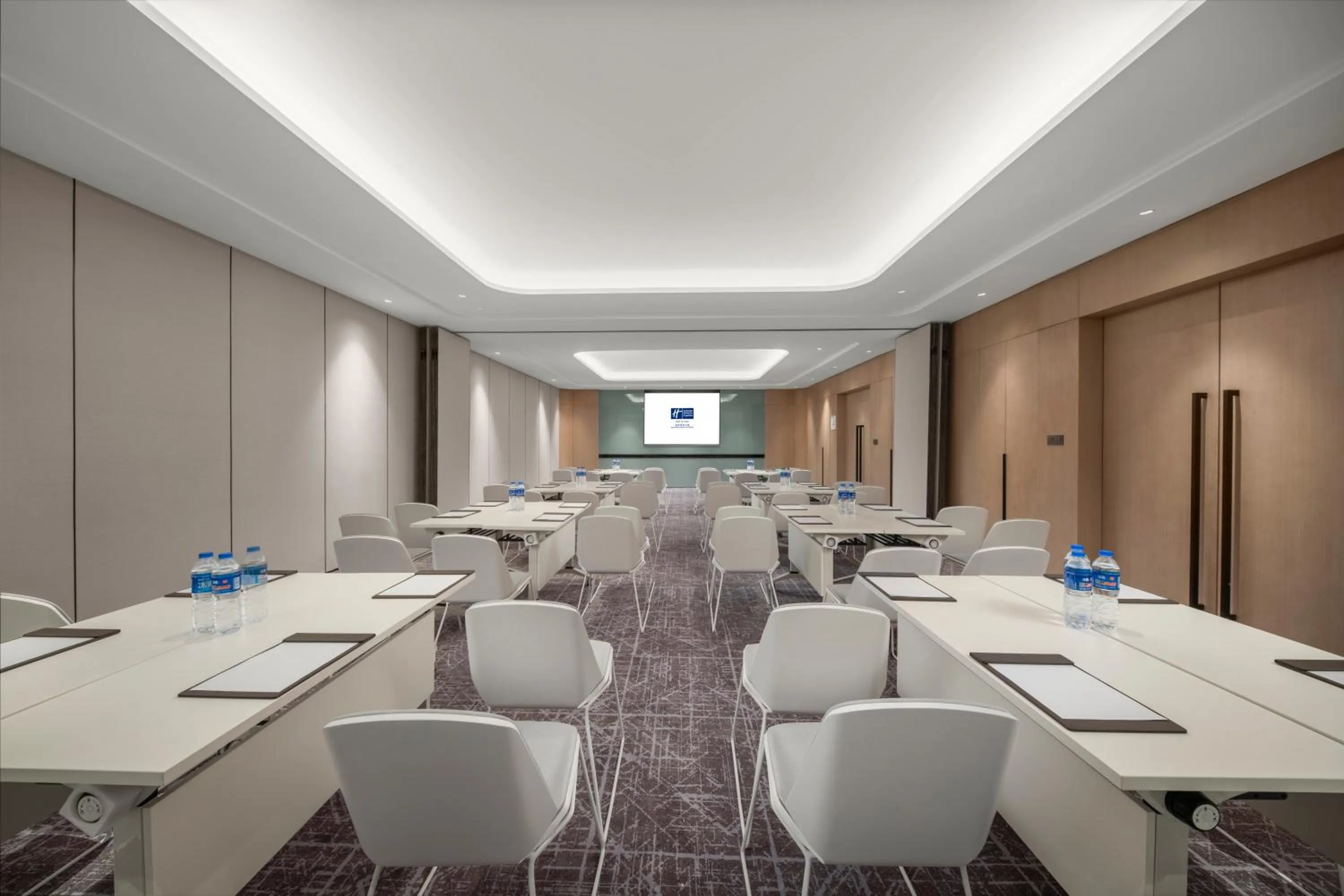 Meeting/conference room in Holiday Inn Express Nantong North Gateway by IHG