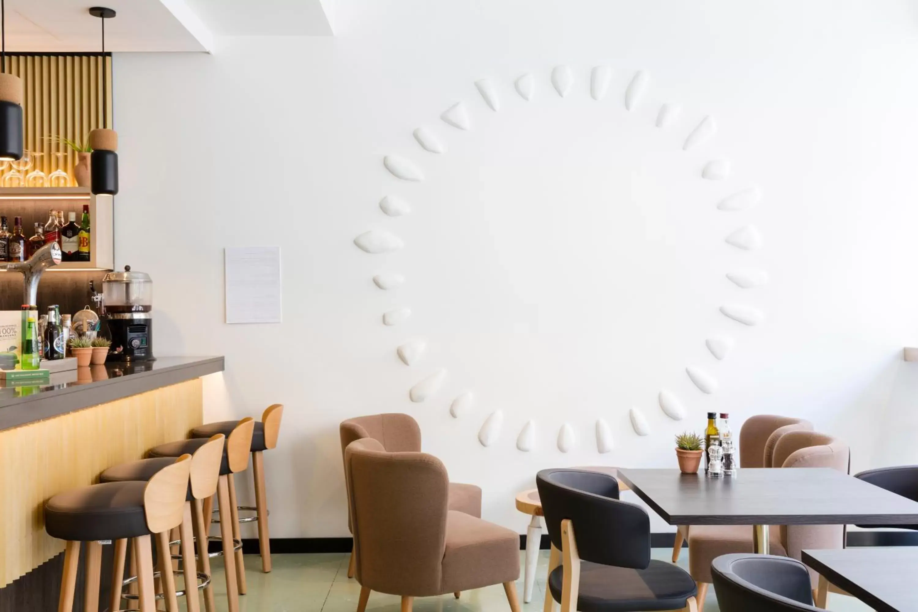 Restaurant/places to eat in Ars Magna Bleisure Hotel Restaurant/places to eat in Ars Magna Bleisure Hotel