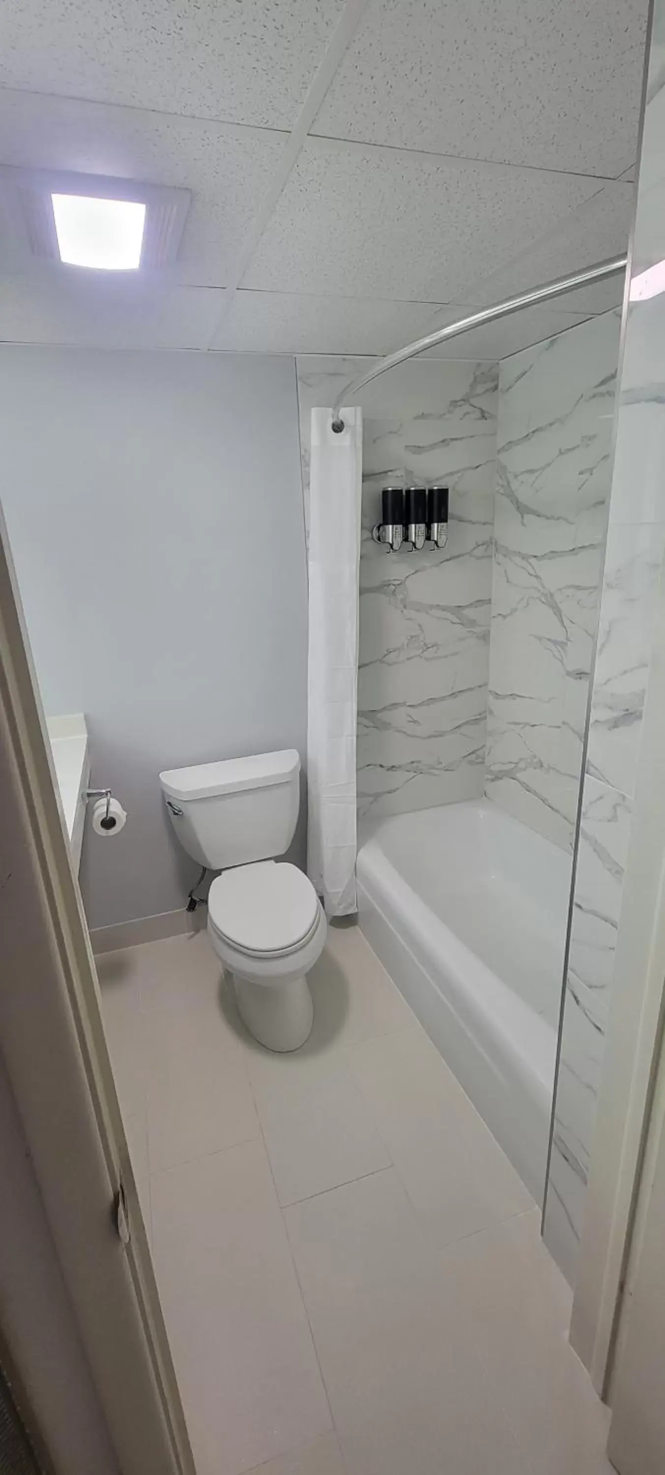 Shower, Bathroom in Royal Inn & Suites