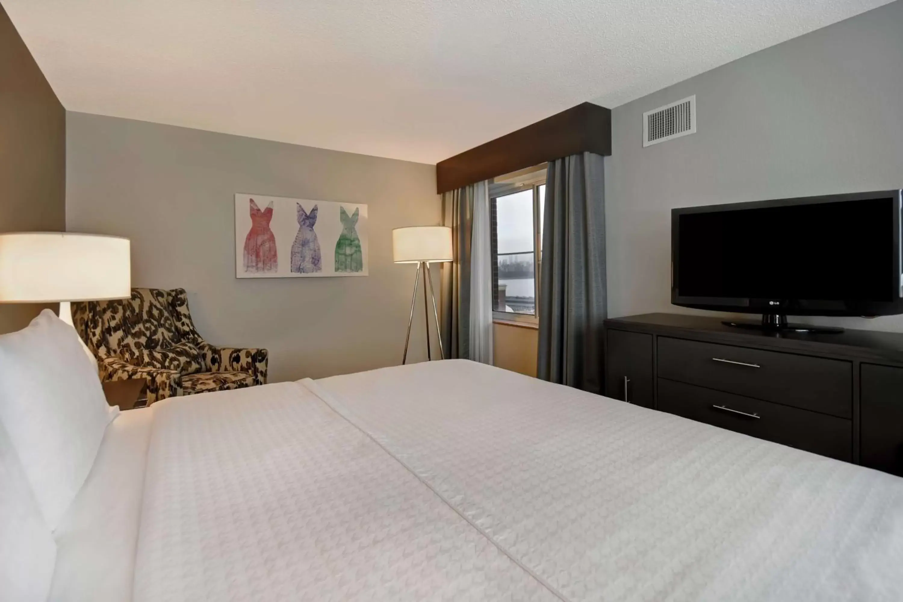 Bedroom, Bed in Homewood Suites by Hilton Edgewater-NYC Area