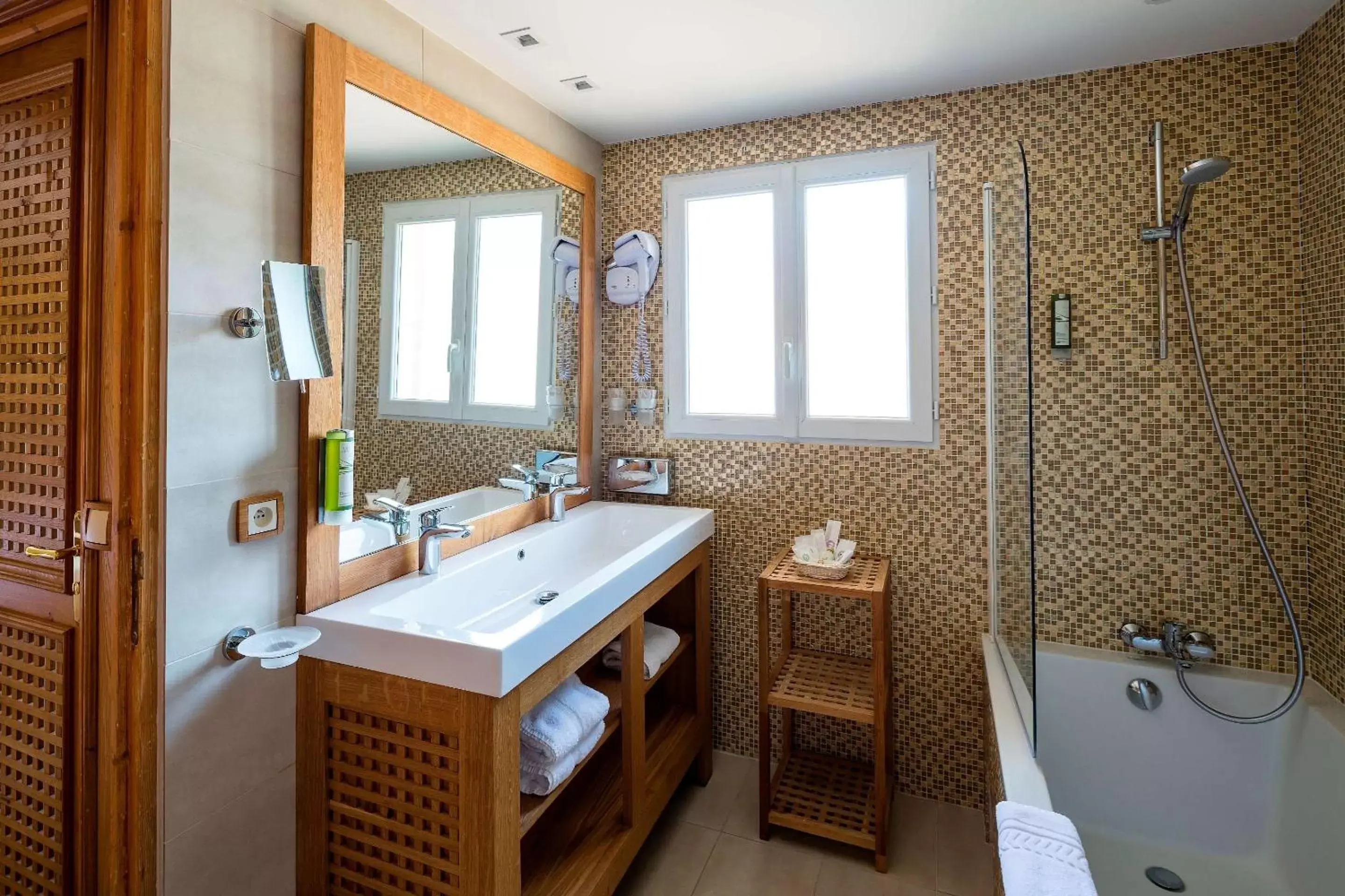 Photo of the whole room, Bathroom in Best Western Premier Montfleuri