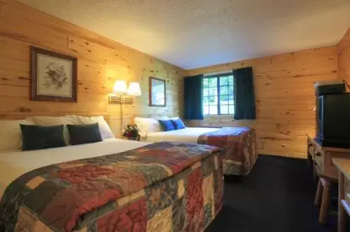 Bed in Americas Best Value Inn - Duluth Spirit Mountain Inn