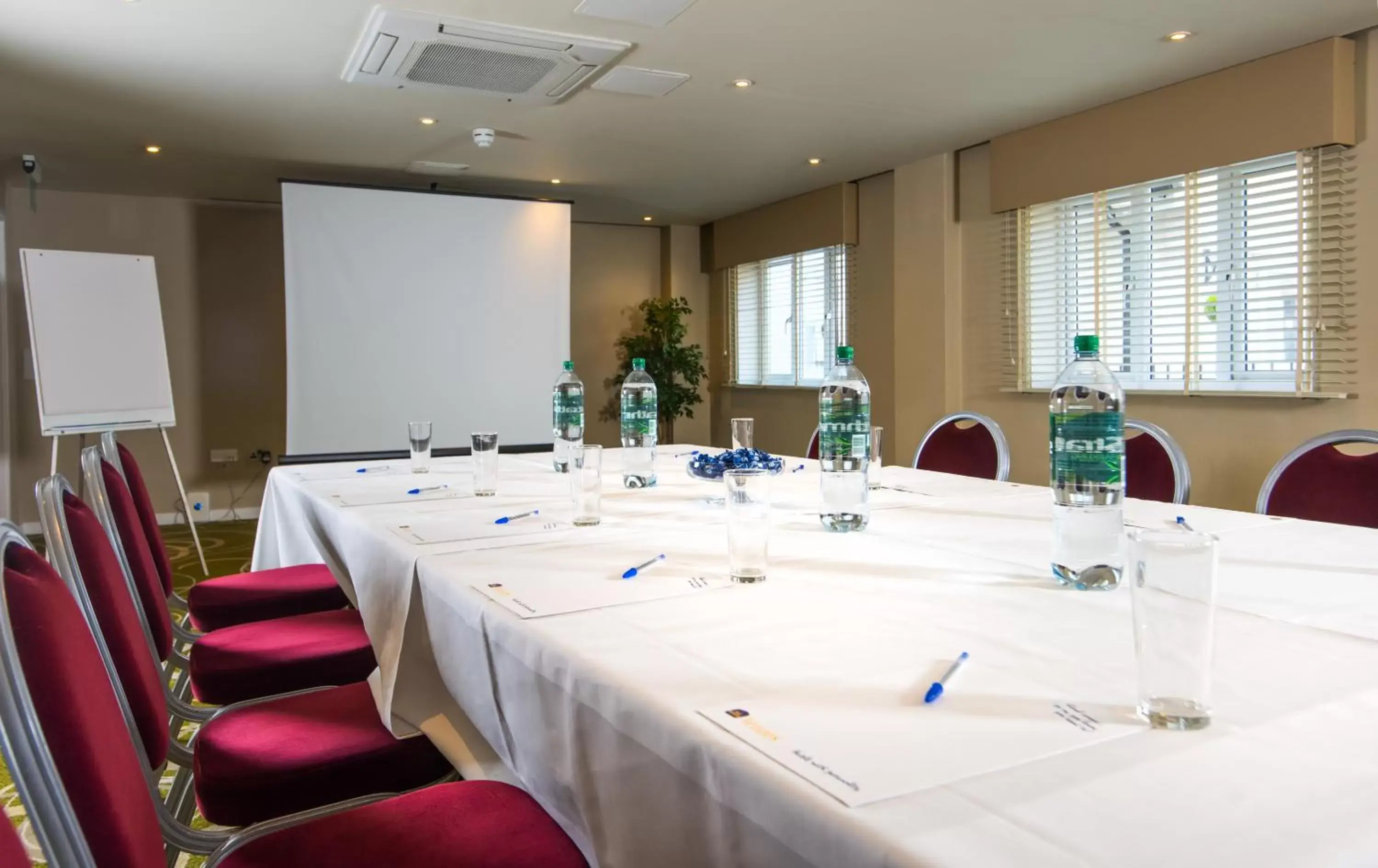 Banquet/Function facilities in Mercure Newbury West Grange Hotel