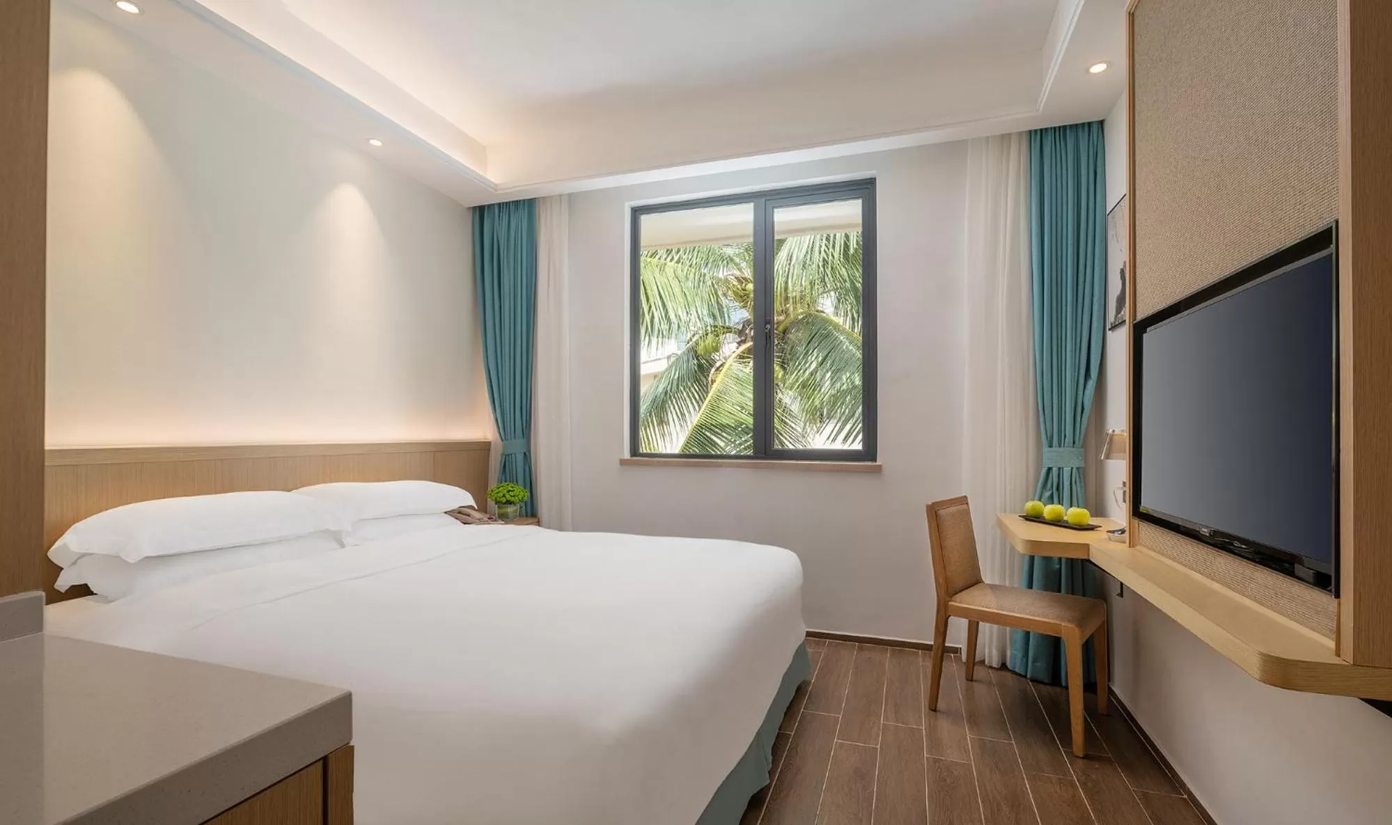 Bed in Sanya South China Hotel