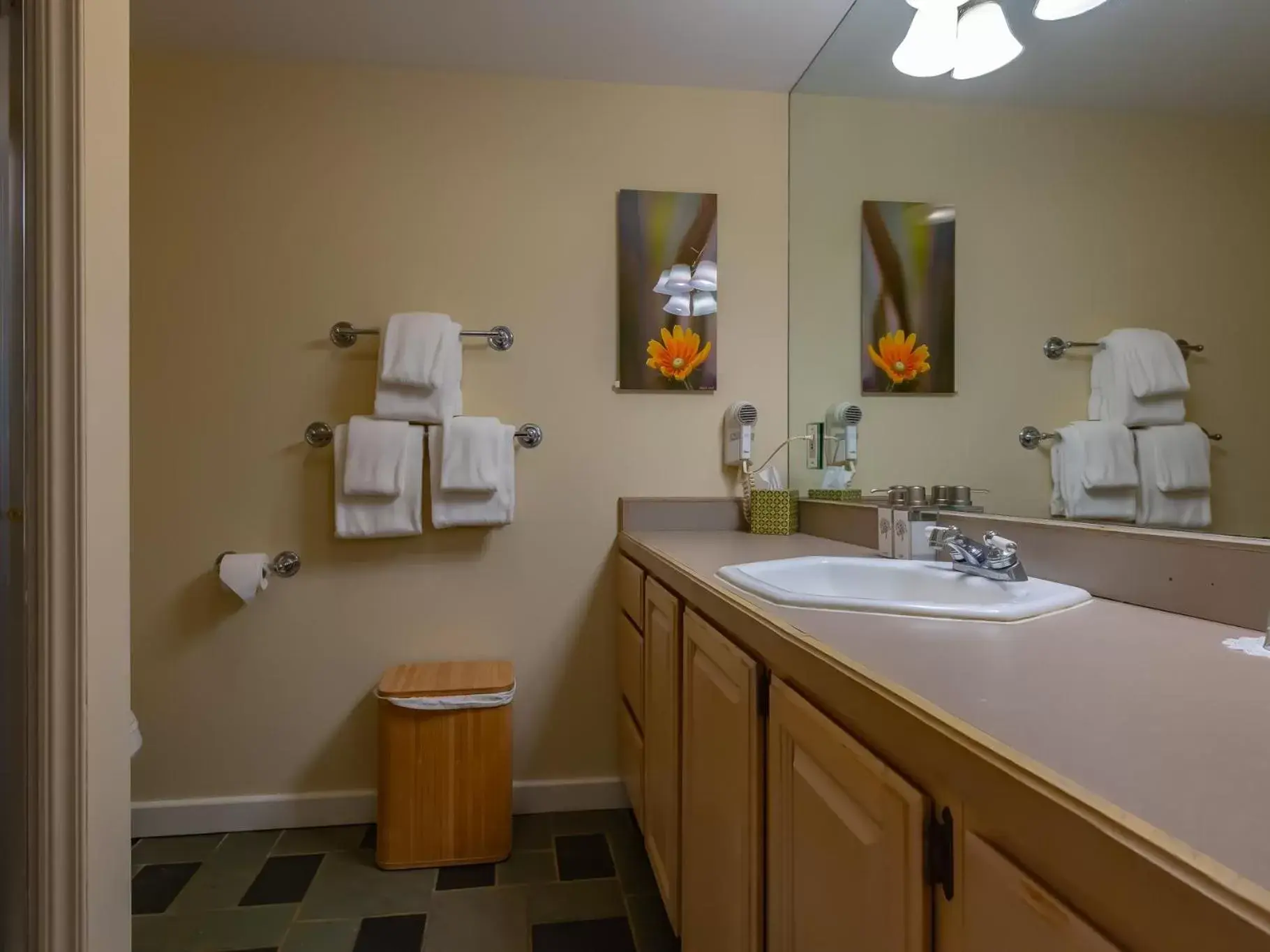 Bathroom in Shaker Mill Inn Bathroom in Shaker Mill Inn