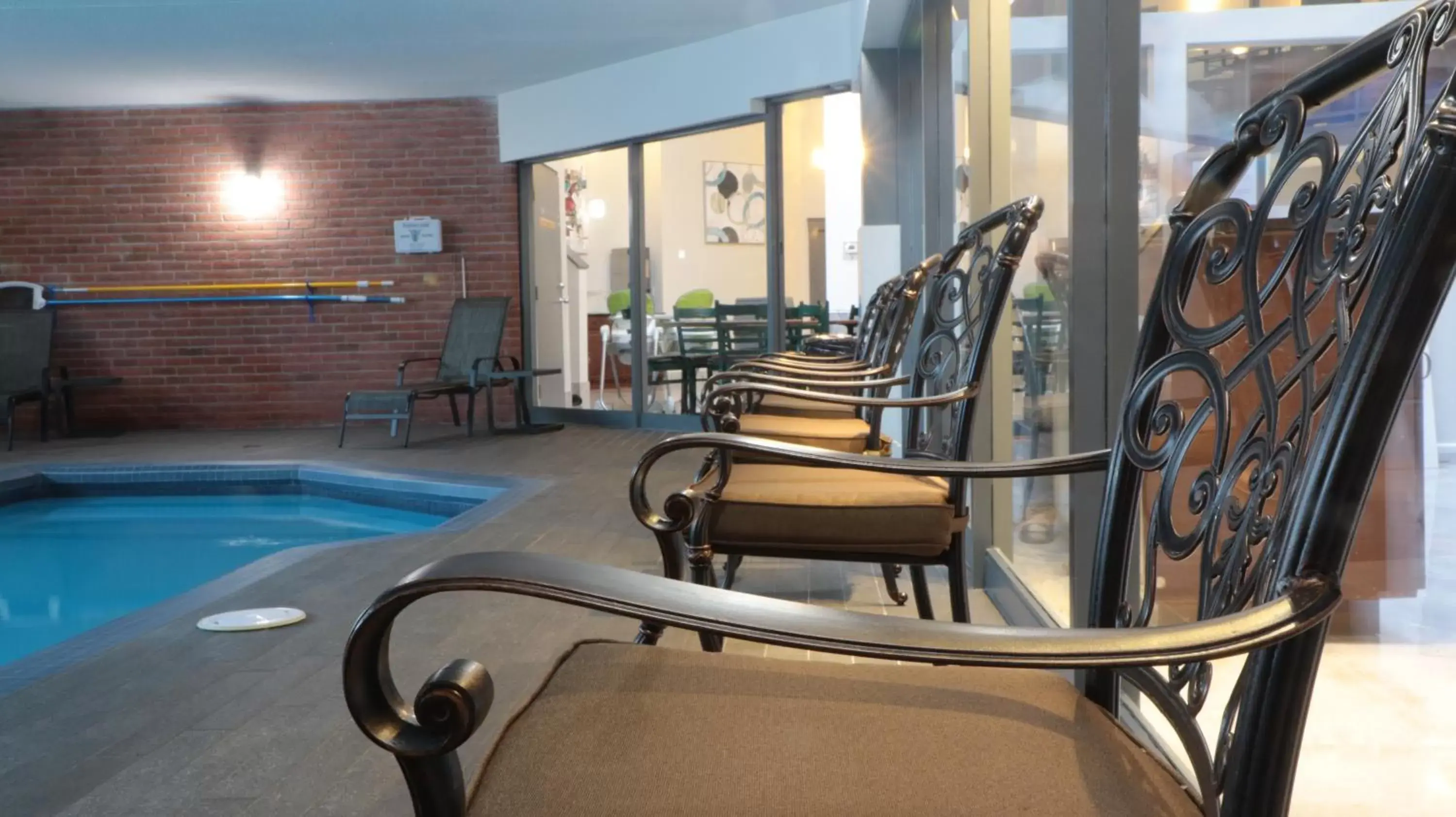 Swimming pool in Best Western Laval-Montreal & Conference Centre