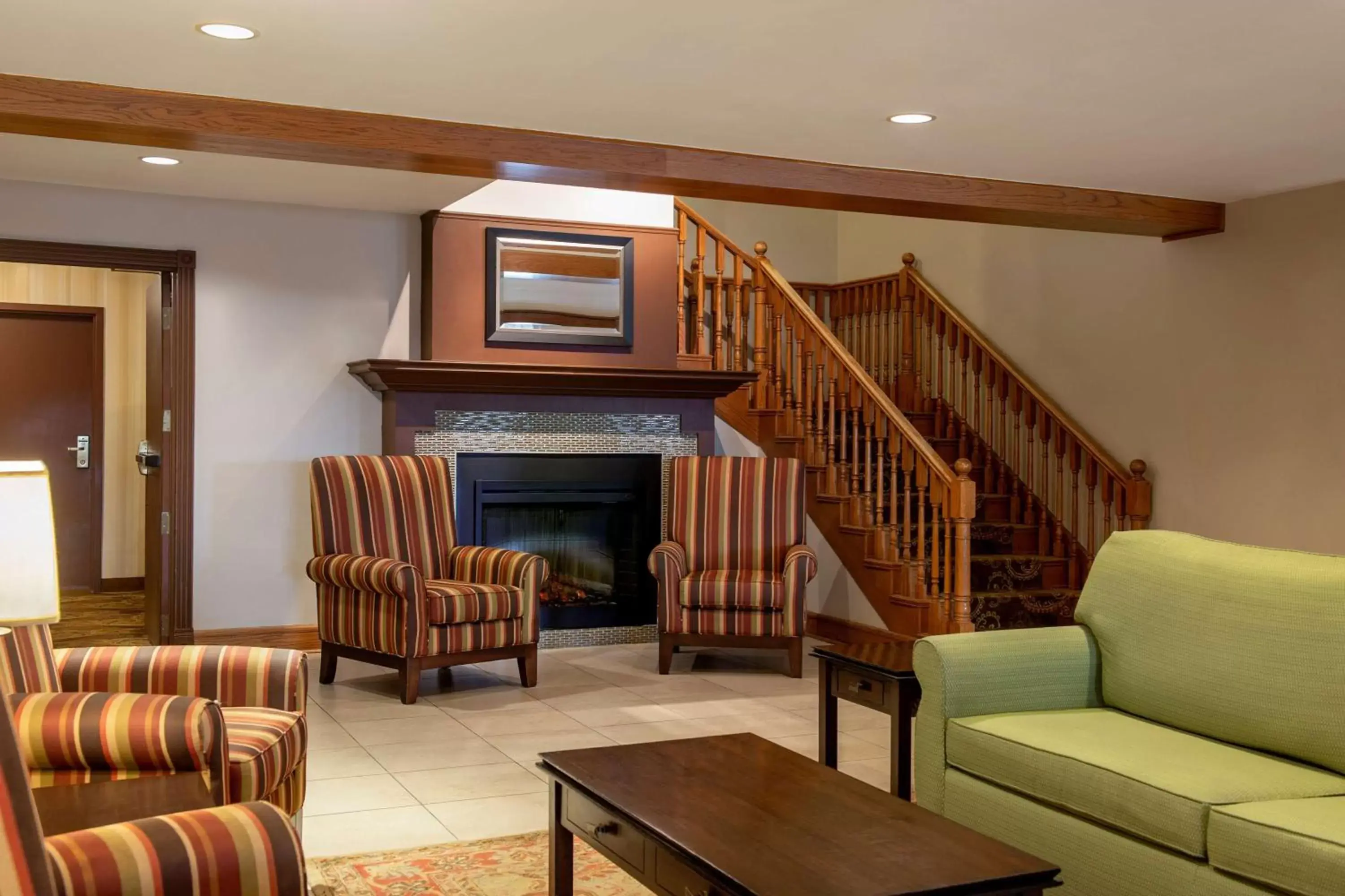 Lobby or reception, Seating Area in Country Inn & Suites by Radisson, Winnipeg, MB