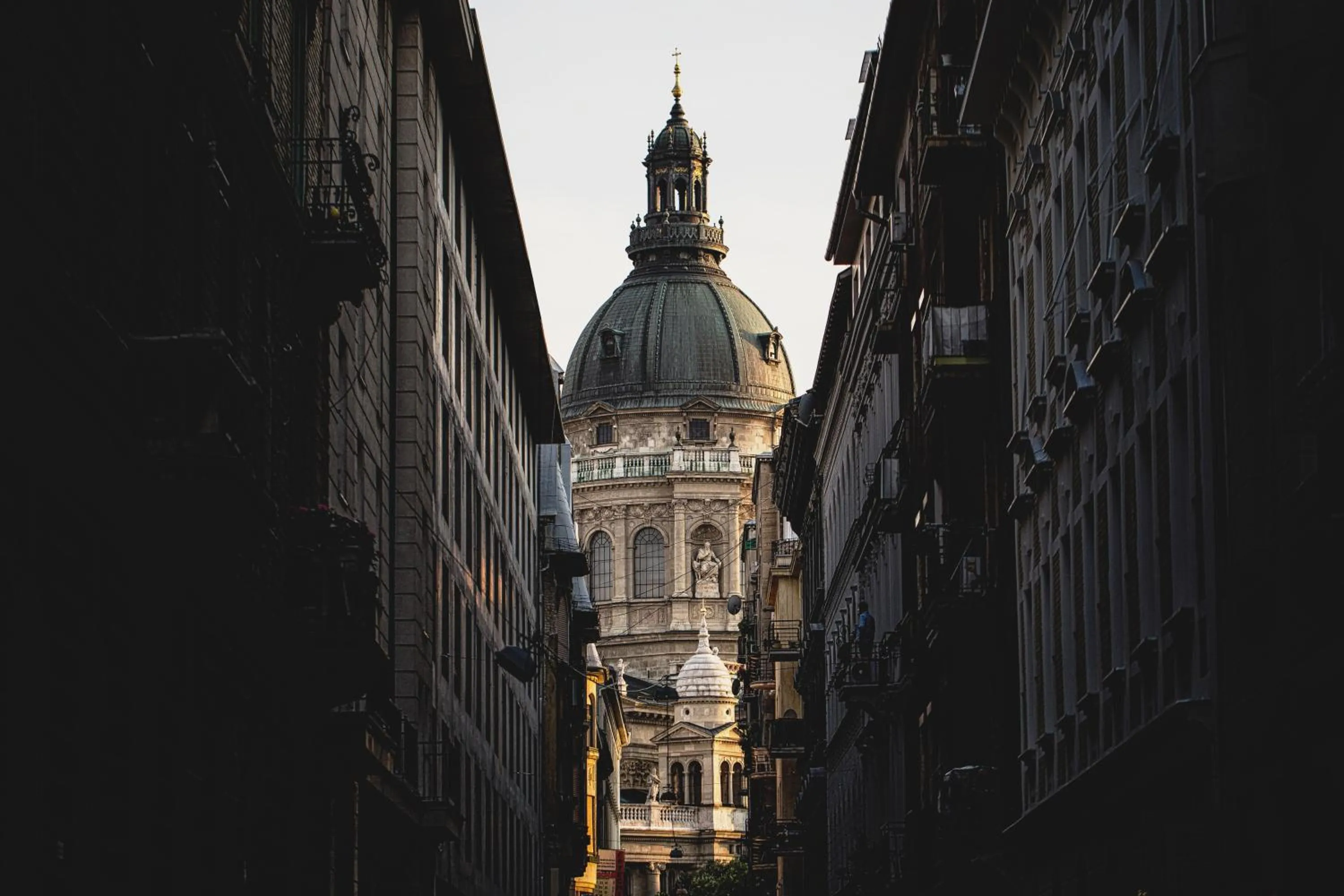 Location in 12 Revay Hotel