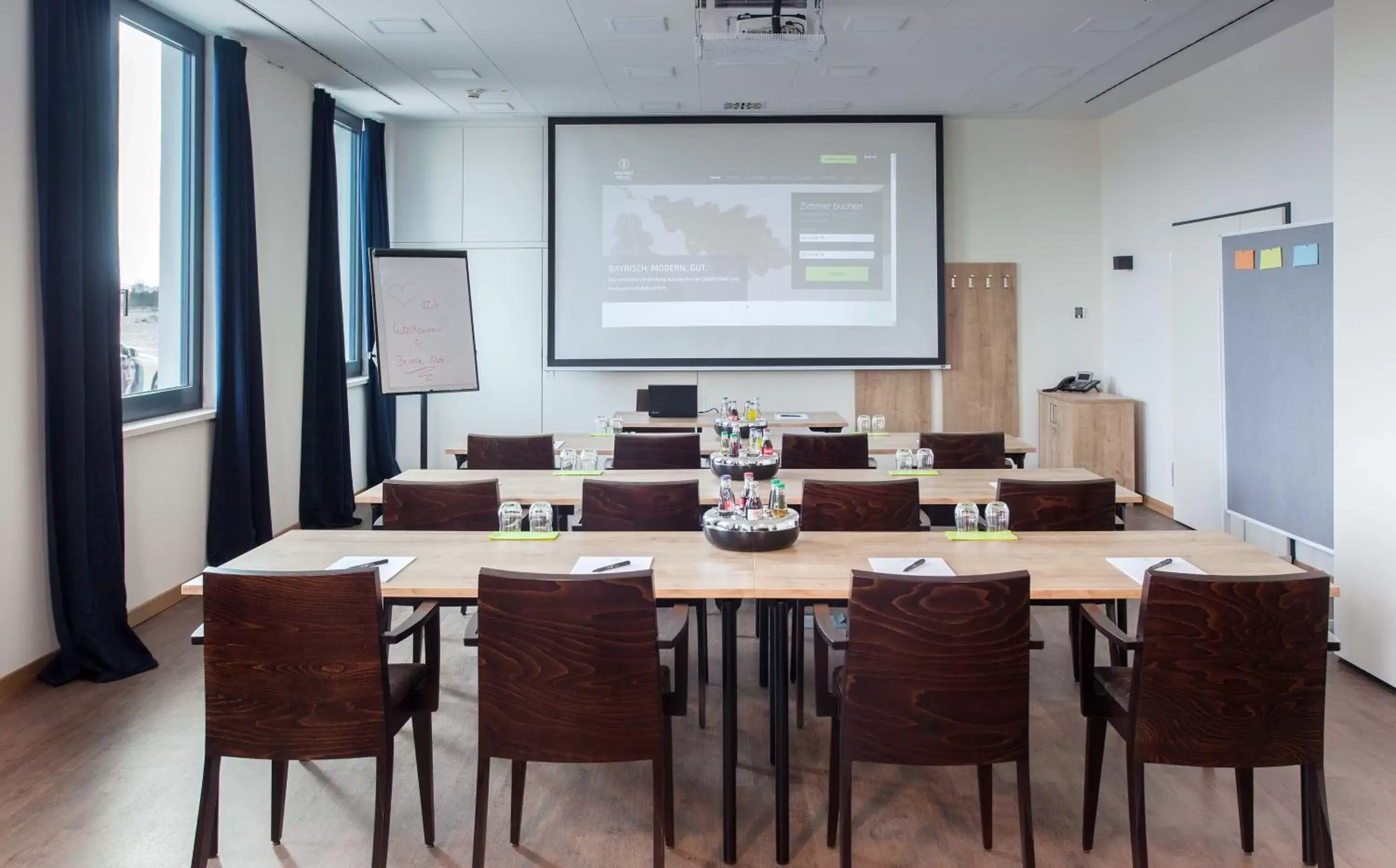 Meeting/conference room in Coffee Fellows Hotel München-Freiham