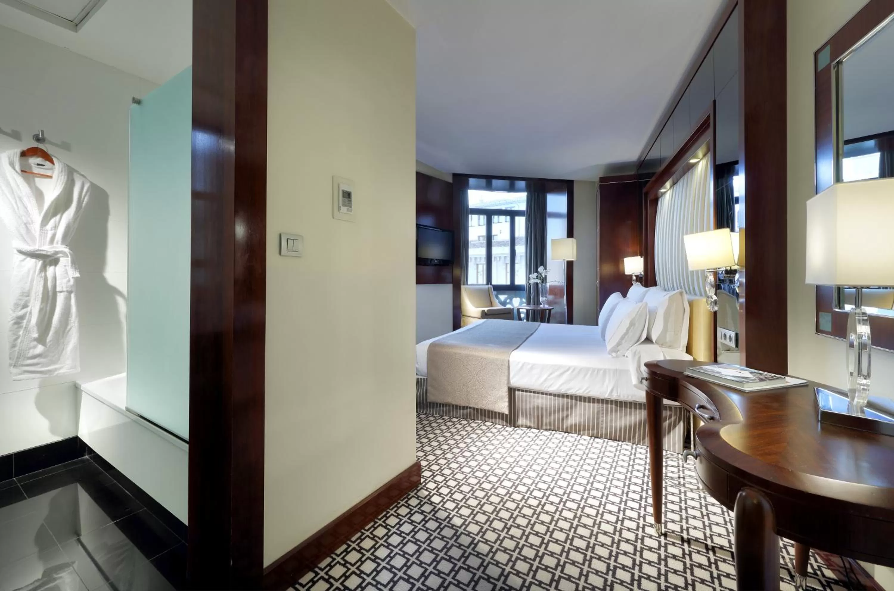 Bed in Eurostars Gran Via