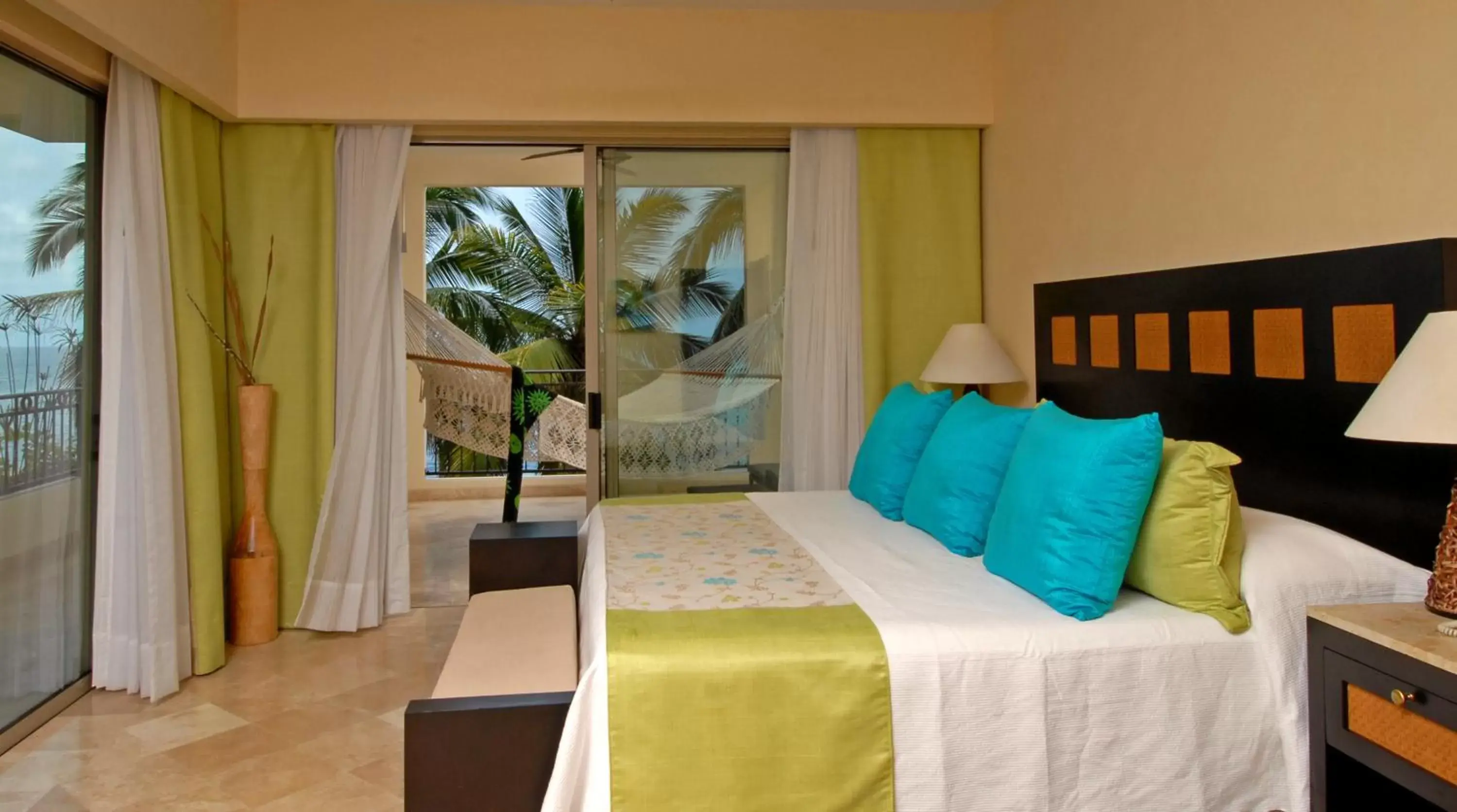 Photo of the whole room, Bed in Garza Blanca Preserve Resort & Spa