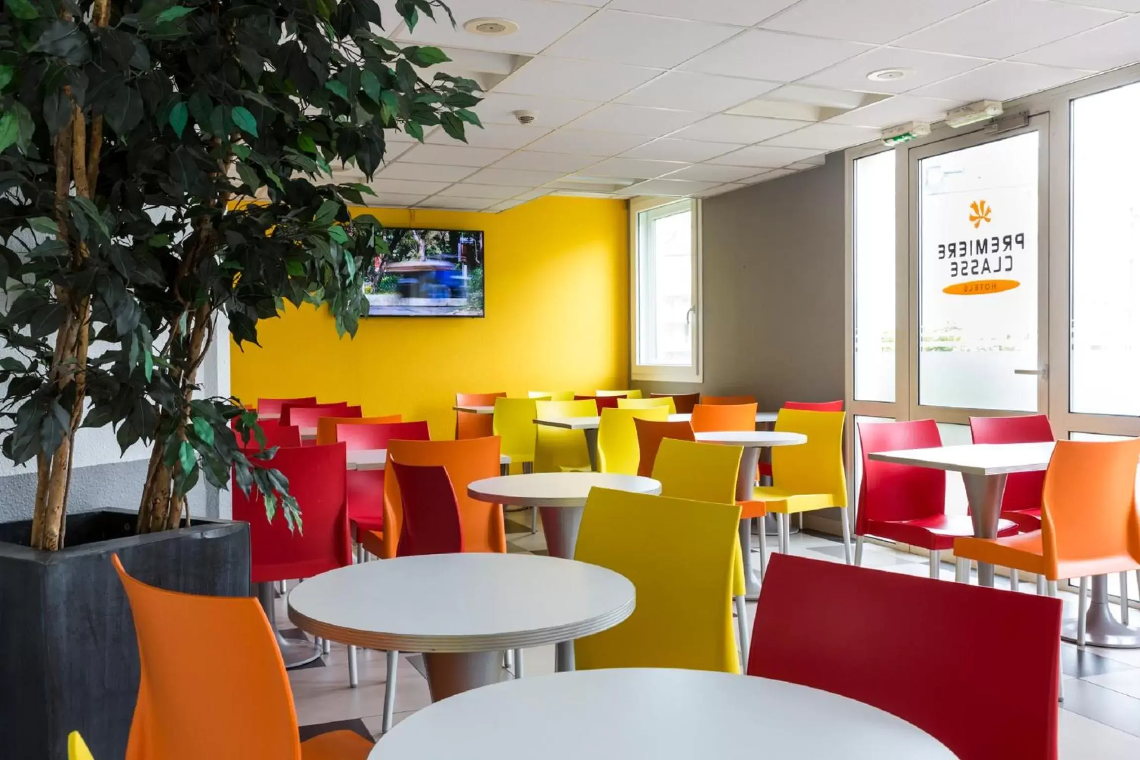 Restaurant/Places to Eat in Premiere Classe Roissy Aéroport Charles De Gaulle