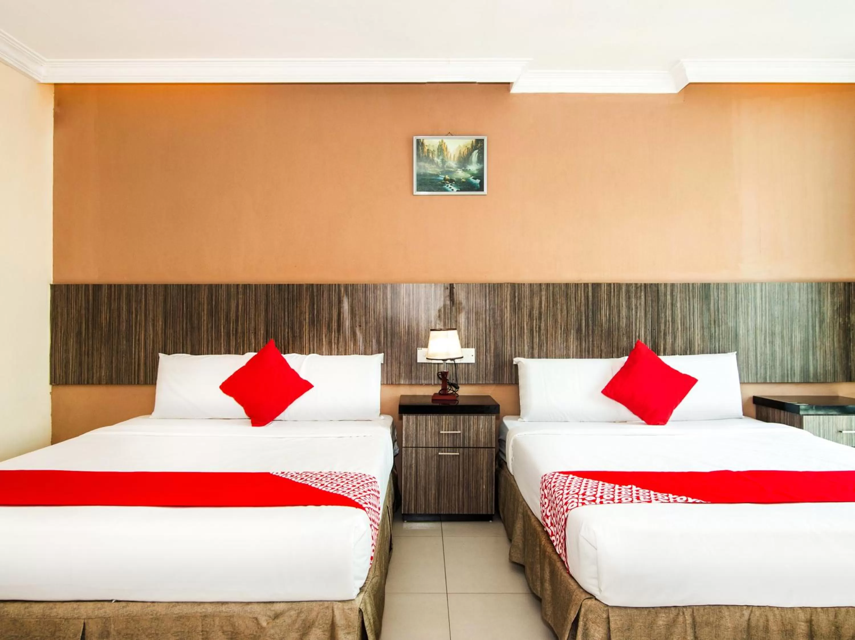 Bedroom, Bed in Crystal City Hotel