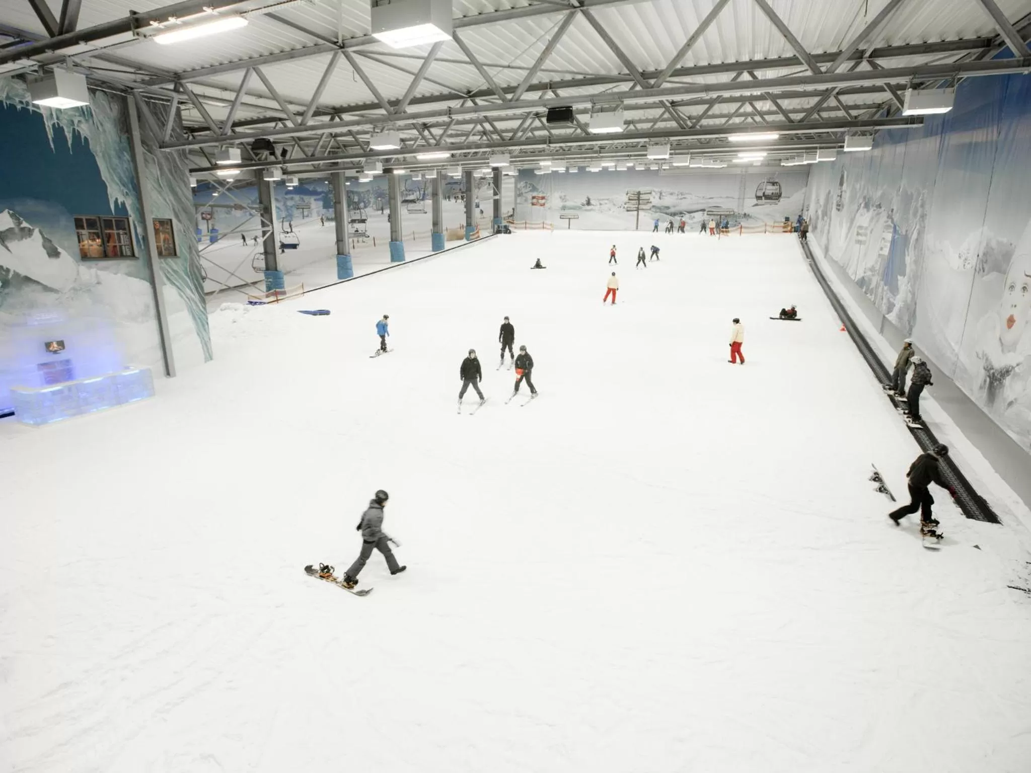 Skiing in Hotel Fire & Ice Düsseldorf/Neuss