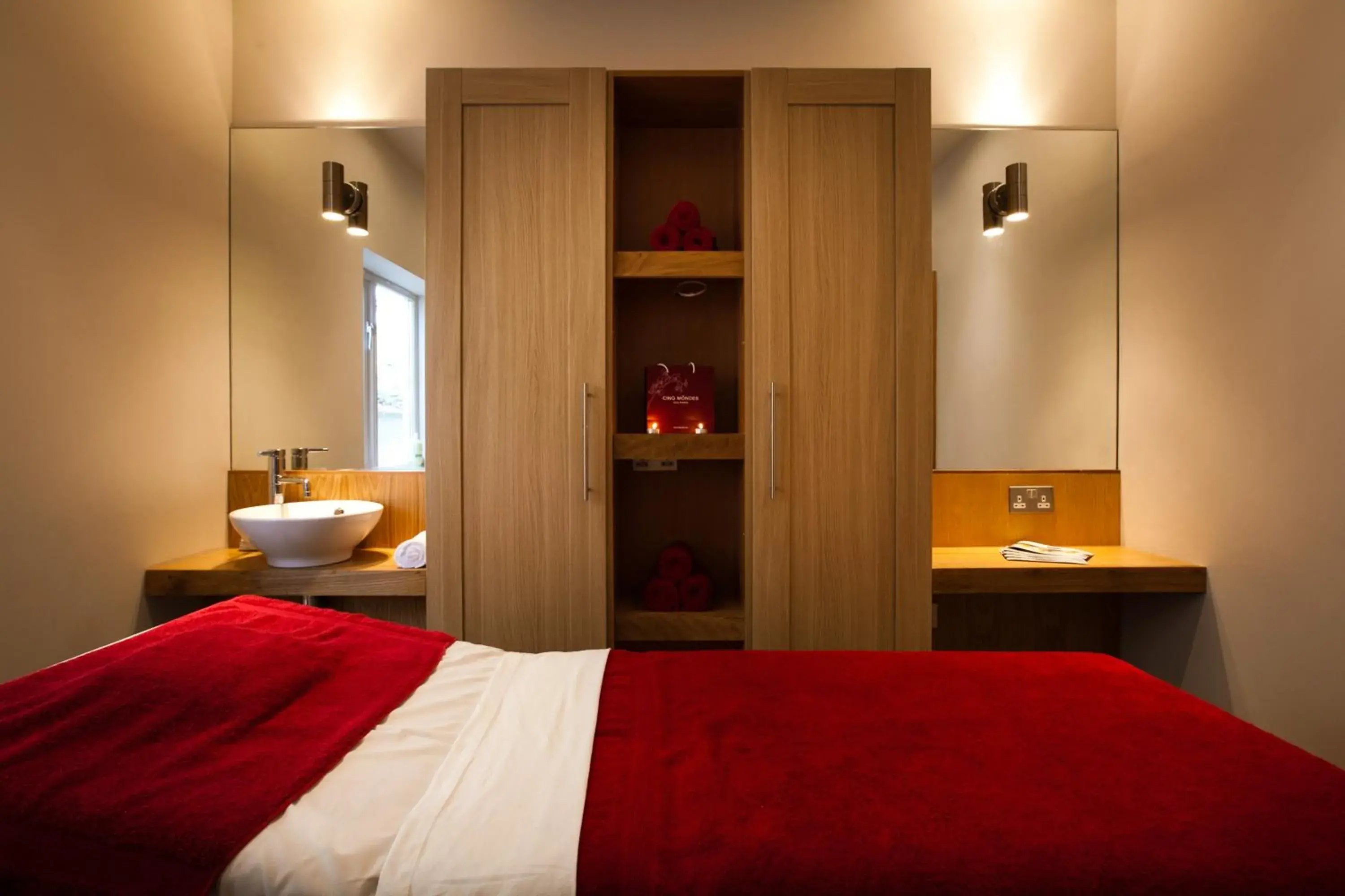 Spa and wellness centre/facilities, Bed in Best Western Lamphey Court Hotel and Spa