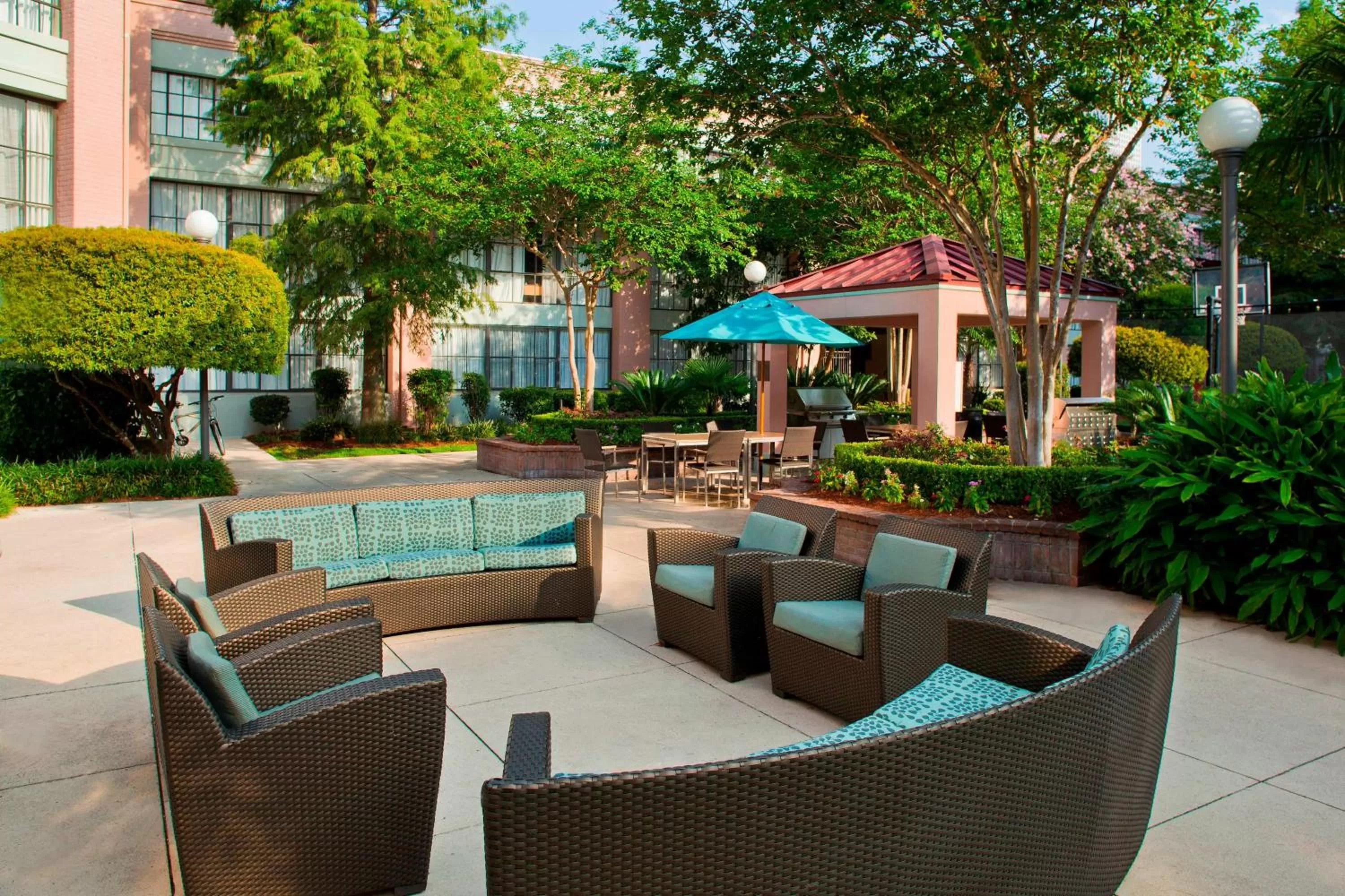 Patio in Sonesta ES Suites New Orleans Convention Center