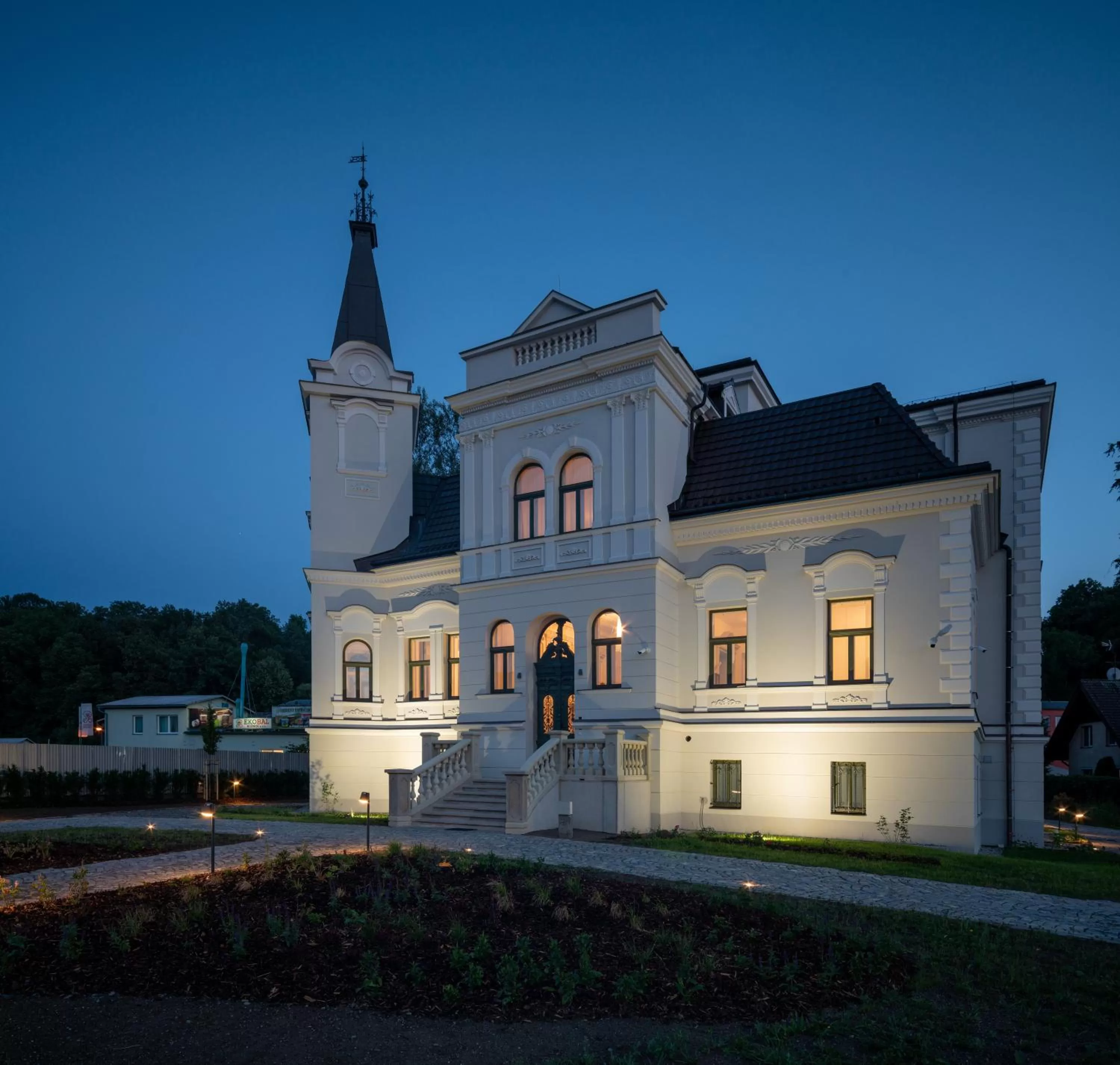 Property building in Villa Rosenaw