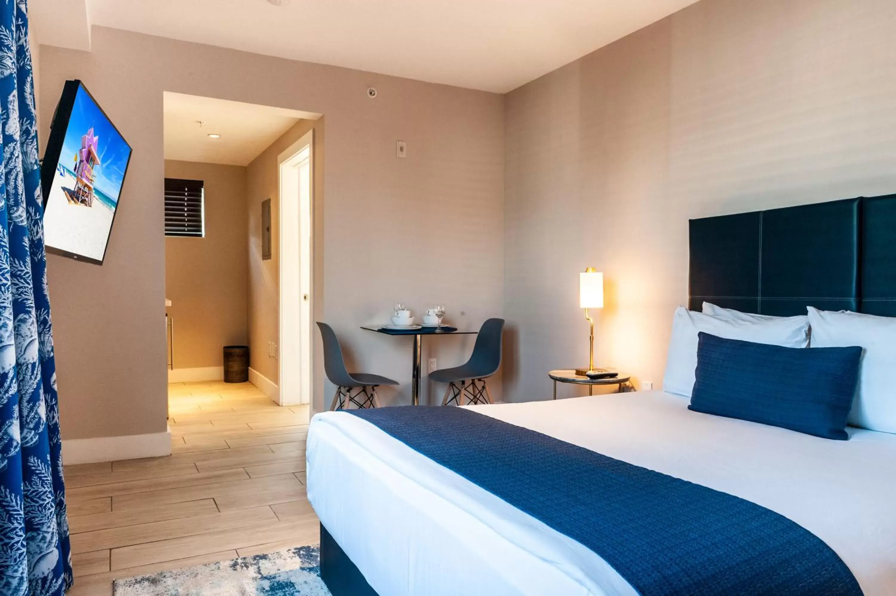 Bedroom, Bed in Waterside Hotel and Suites
