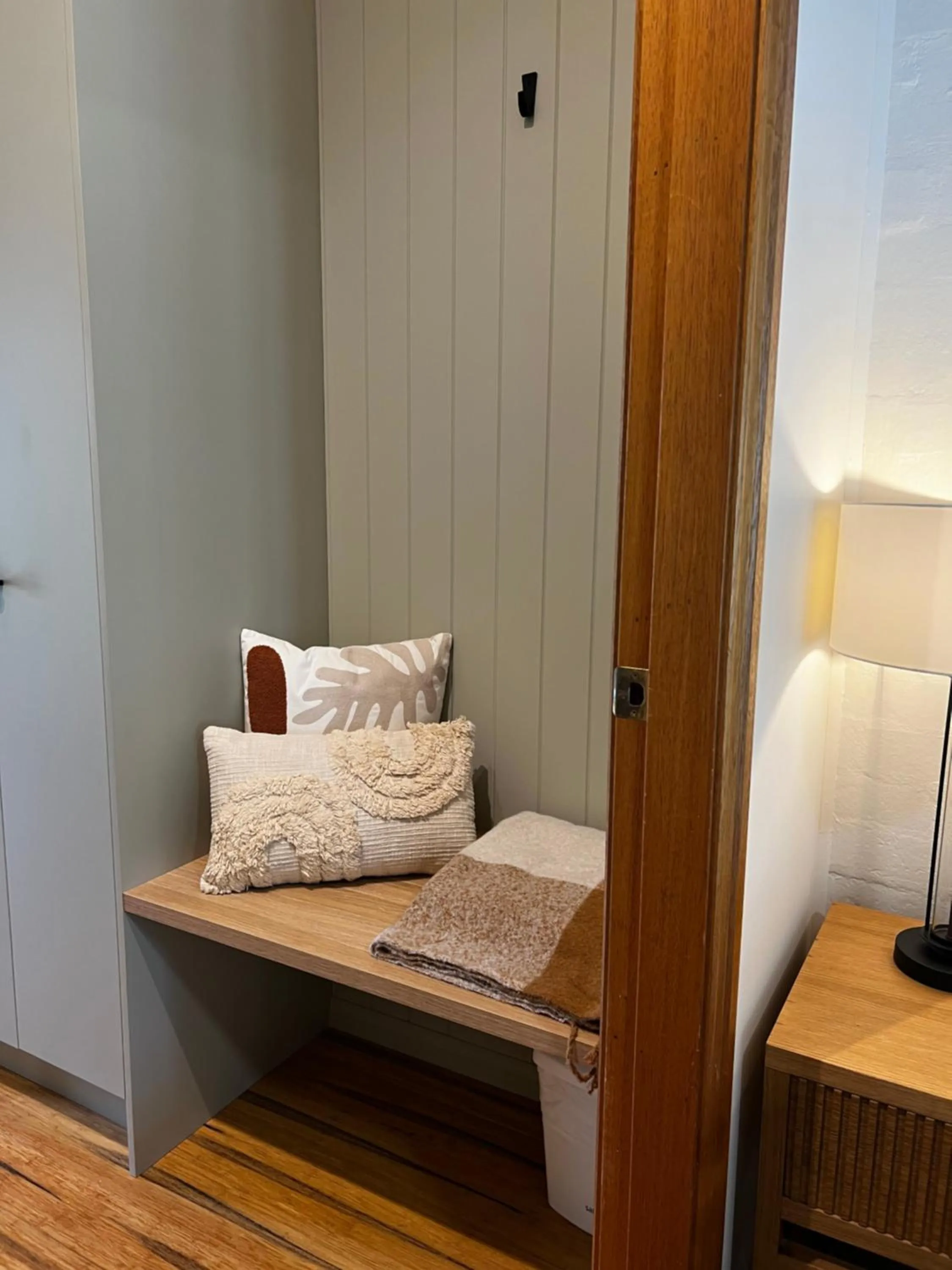 storage, Bed in Hermitage Lodge