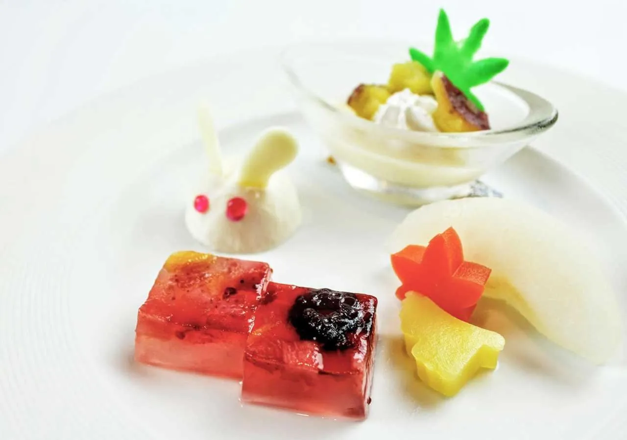 Food close-up in Aura Tachibana