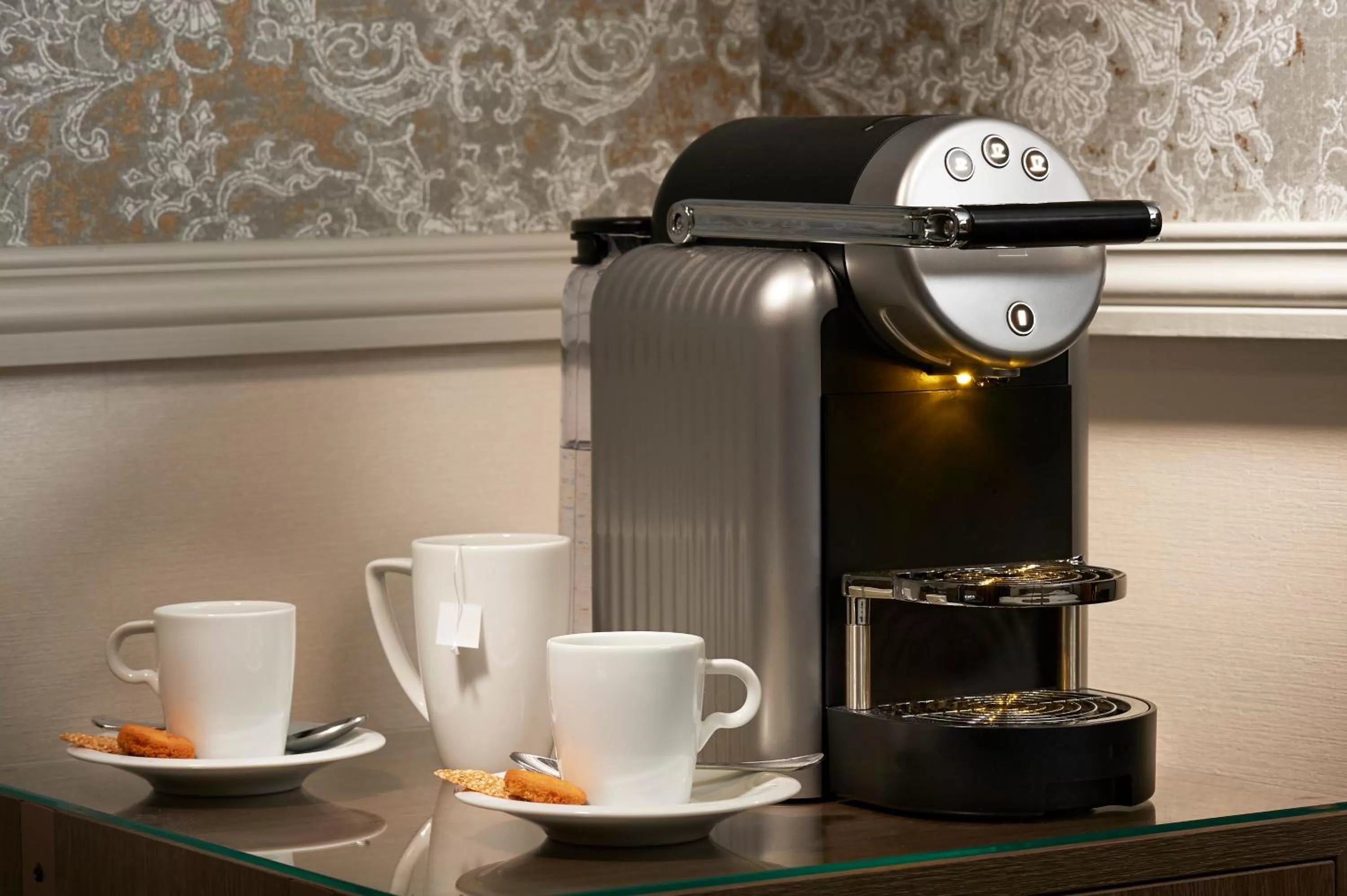 Coffee/tea facilities in Best Western Premier HBEO Bordeaux Centre