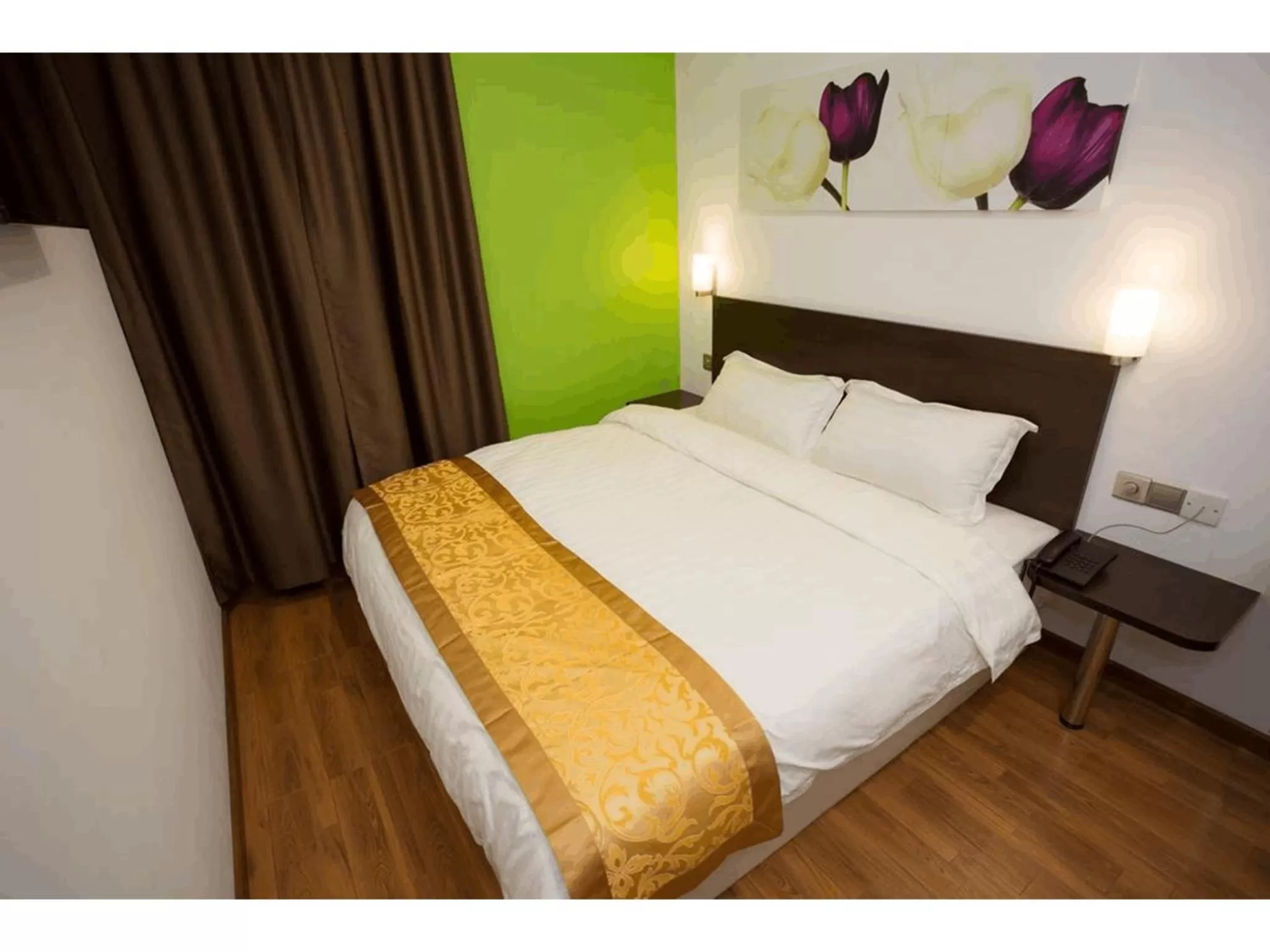 Deluxe King Room in Hotel O G Home Hotel, Kota Bharu, Kelantan.