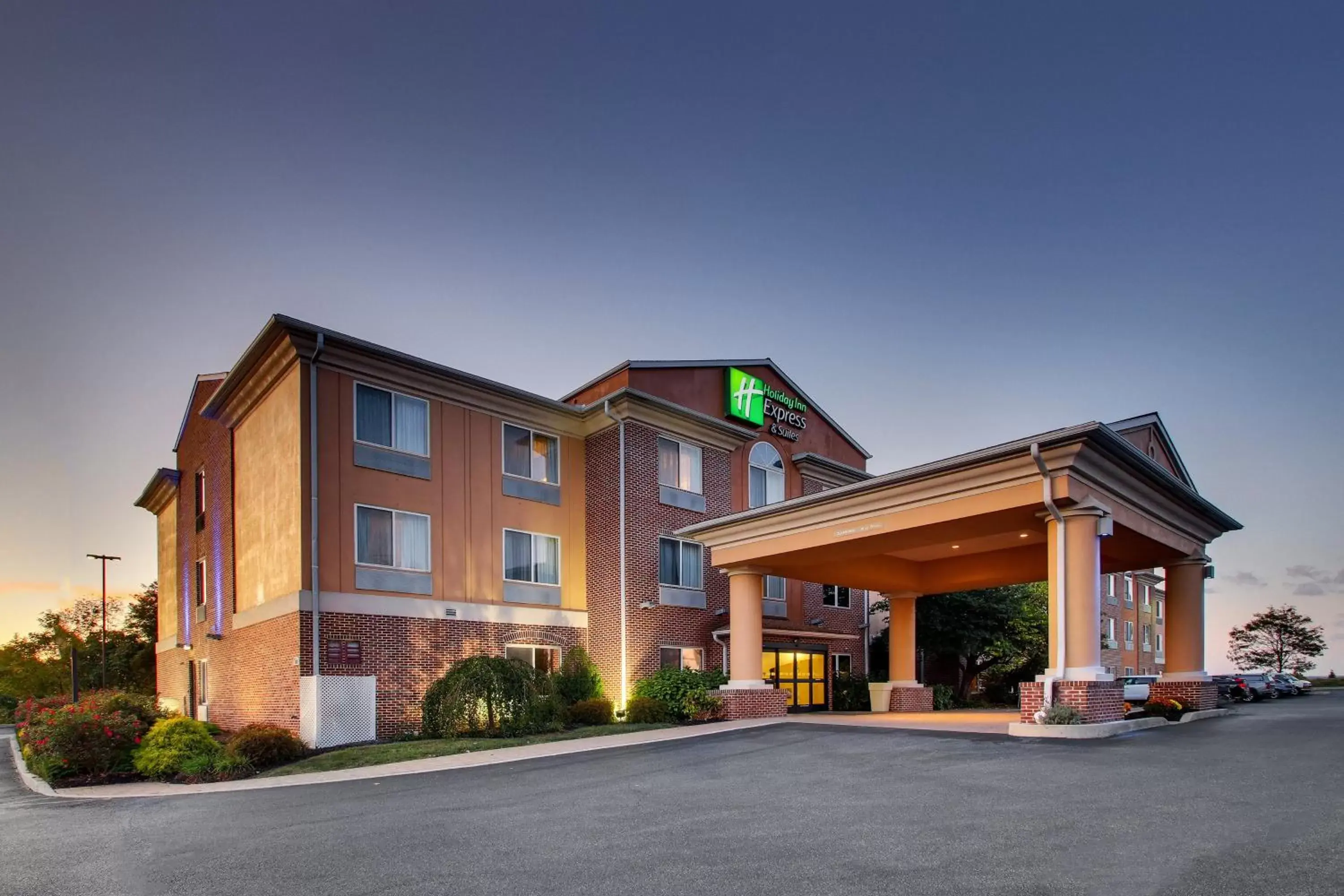 Property Building in Holiday Inn Express Hotel & Suites Lancaster-Lititz, an IHG Hotel