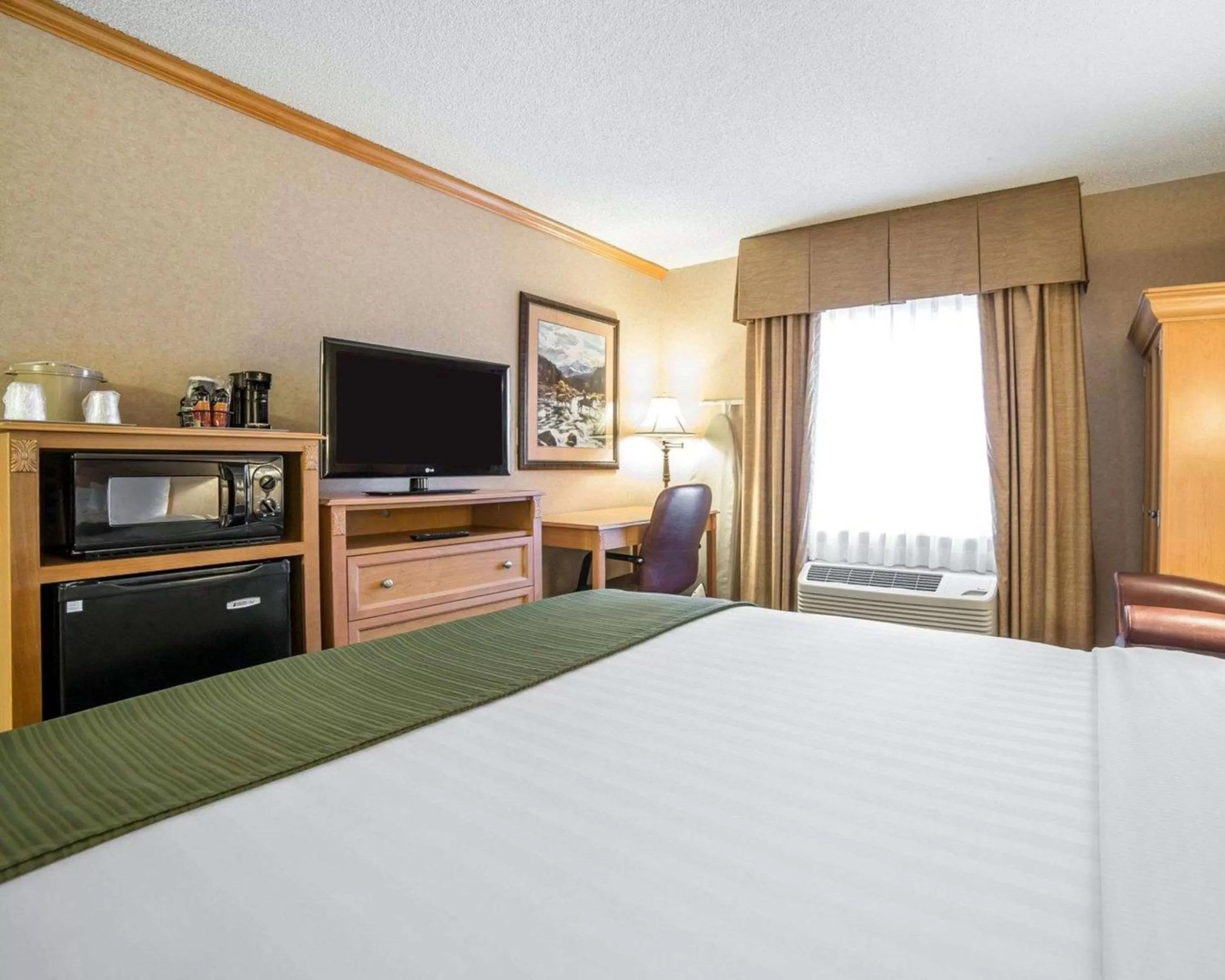 Photo of the whole room, Bed in Quality Inn & Suites Casper near Event Center