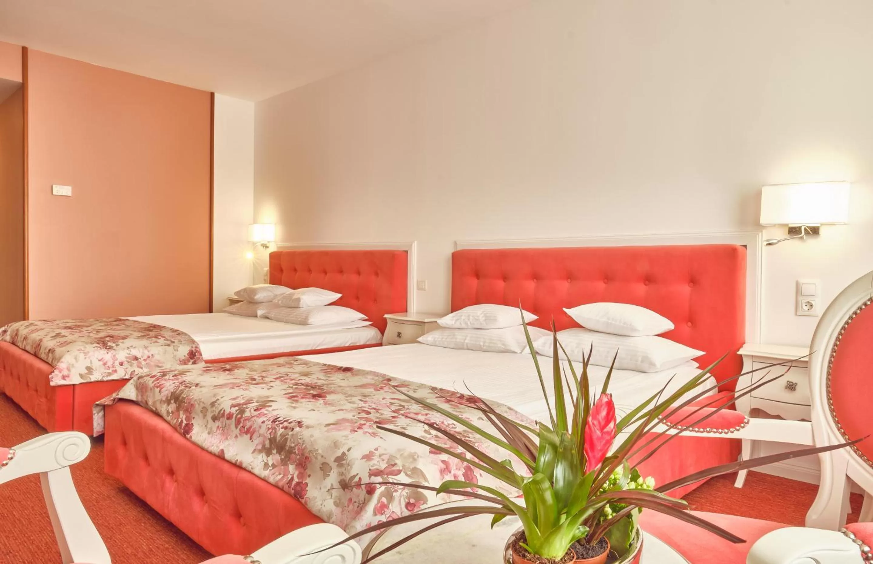 Photo of the whole room, Bed in Continental Forum Bucuresti Palatul Parlamentului