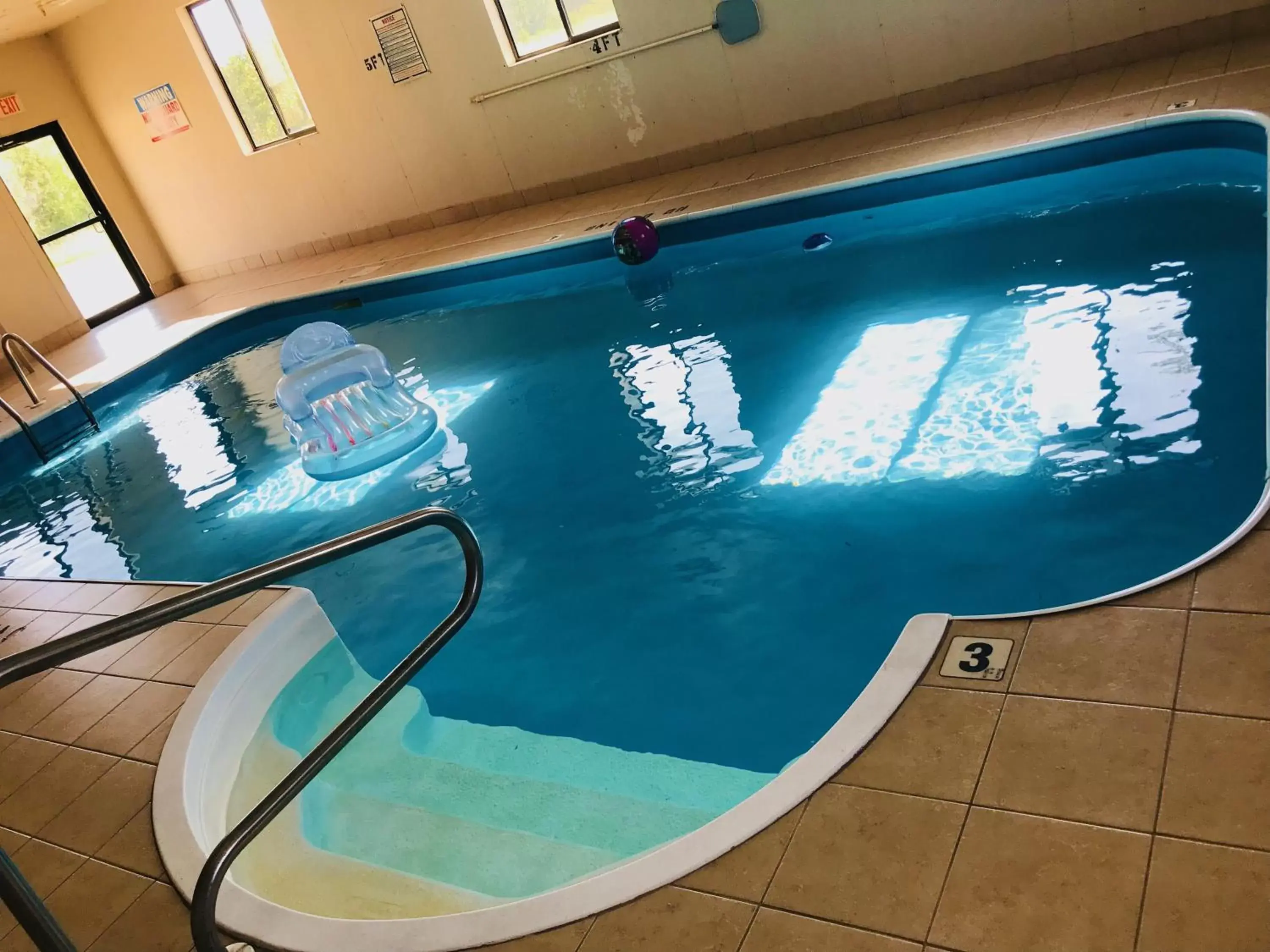 Swimming Pool in Americas Best Value Inn Pinckneyville