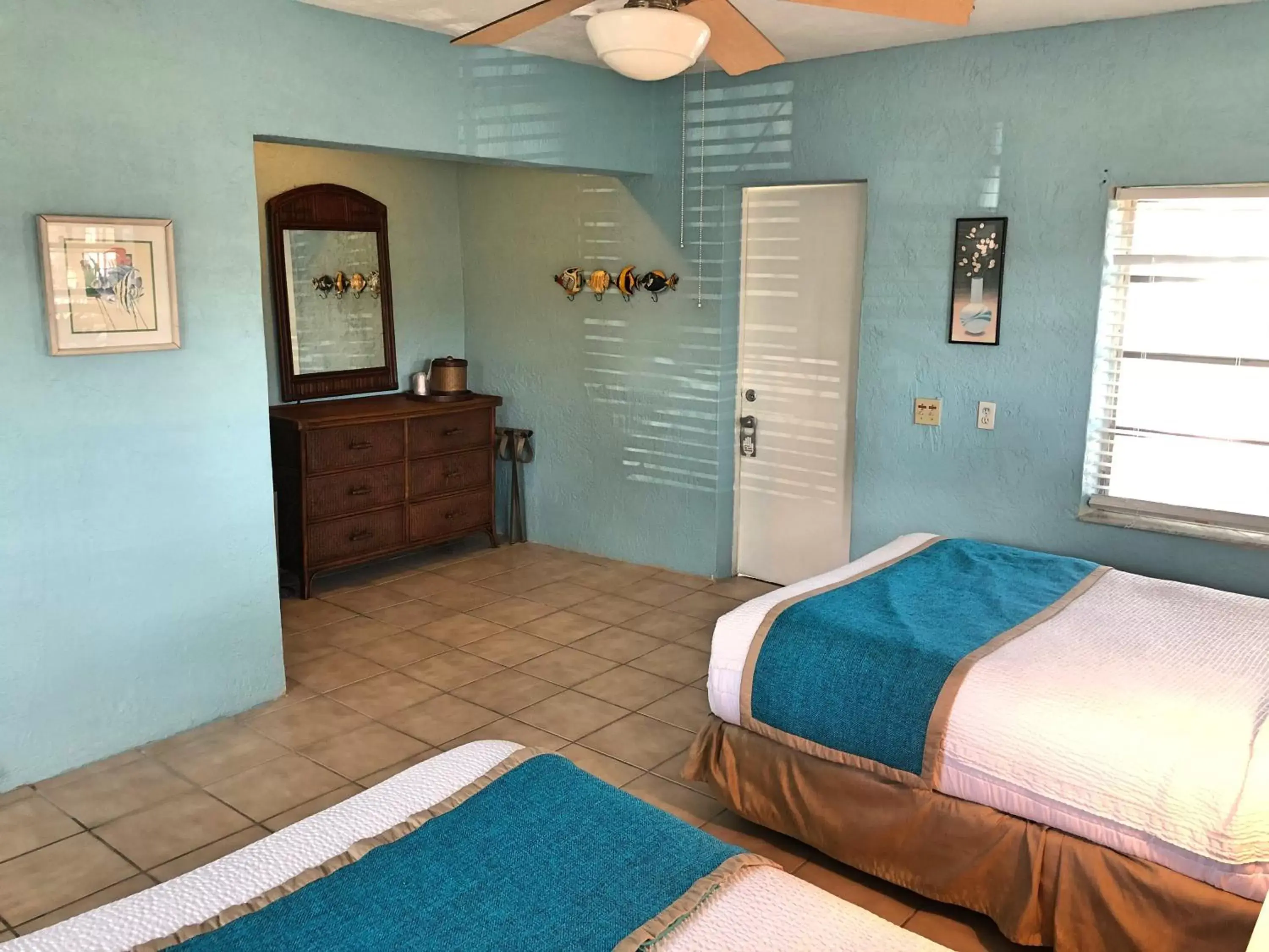 Photo of the whole room in The Pelican Key Largo Cottages