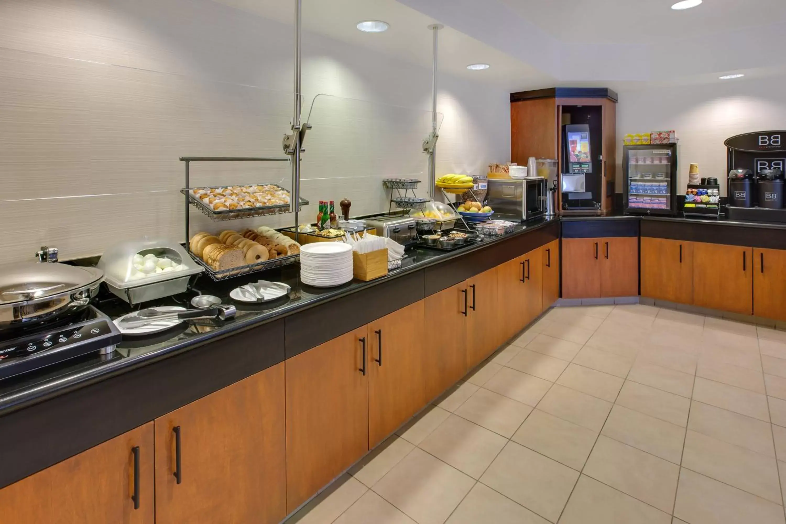 Breakfast, Restaurant/Places to Eat in Fairfield Inn & Suites by Marriott San Francisco Airport/Millbrae