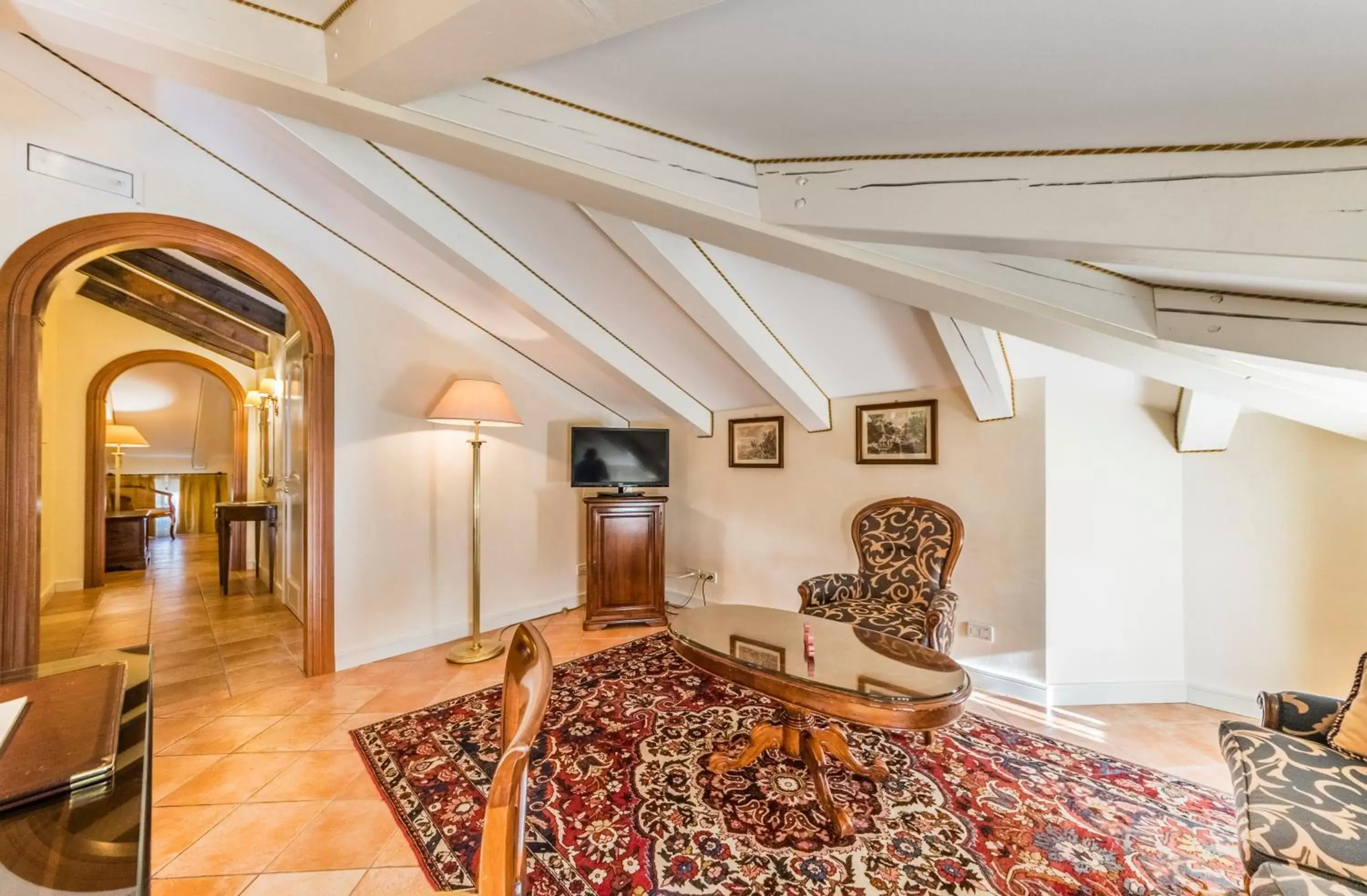 Photo of the whole room, Seating Area in Villa Fiorita