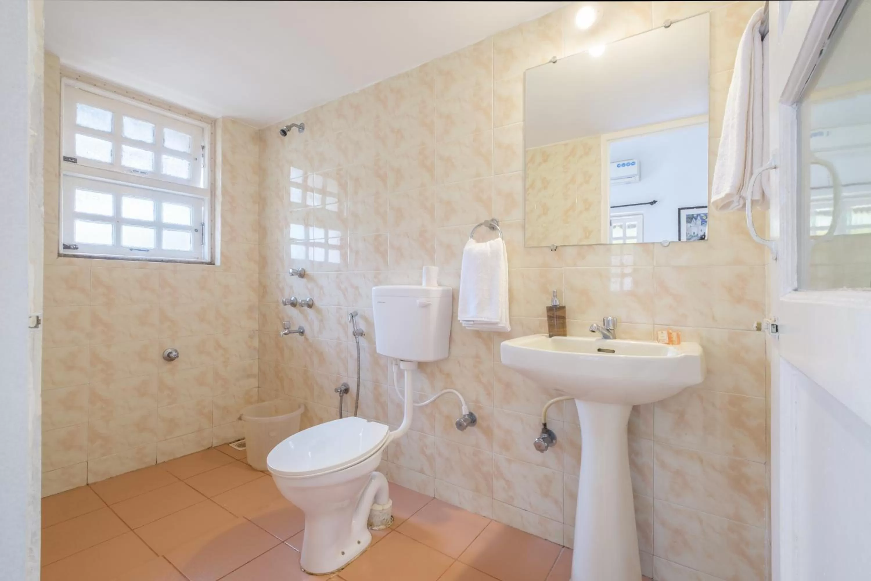 Bathroom in Casa Legend Economy, Calangute Goa