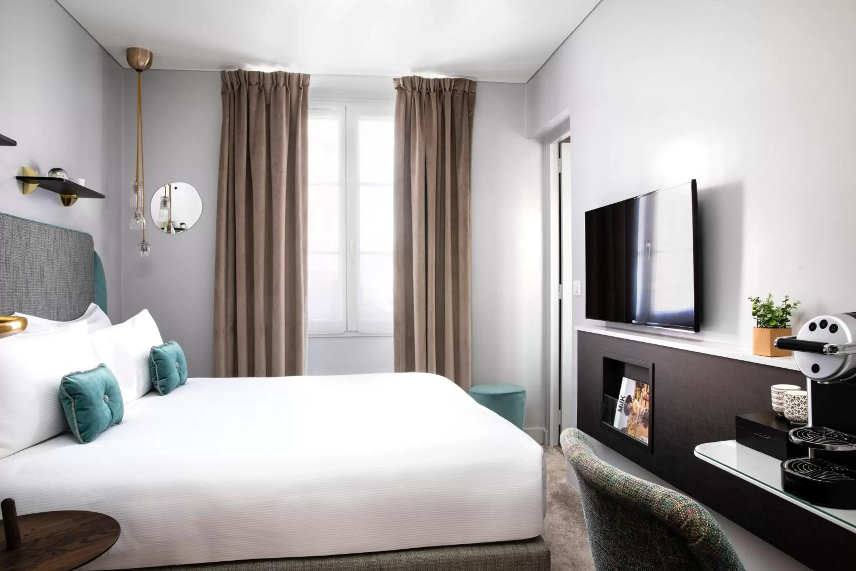 Superior Double or Twin Room in Hôtel Eiffel Saint Charles