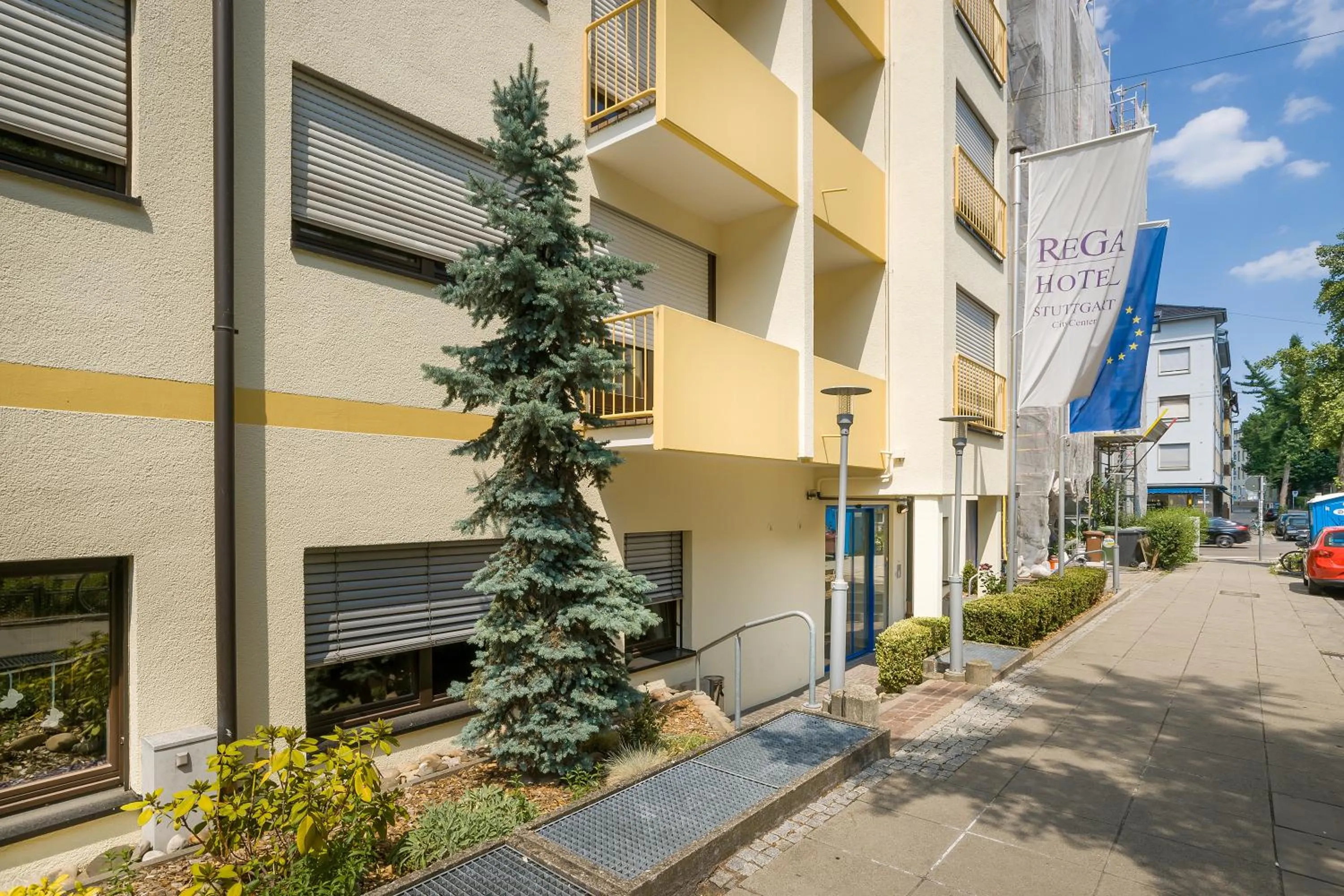 Facade/entrance in Hotel Rega Stuttgart