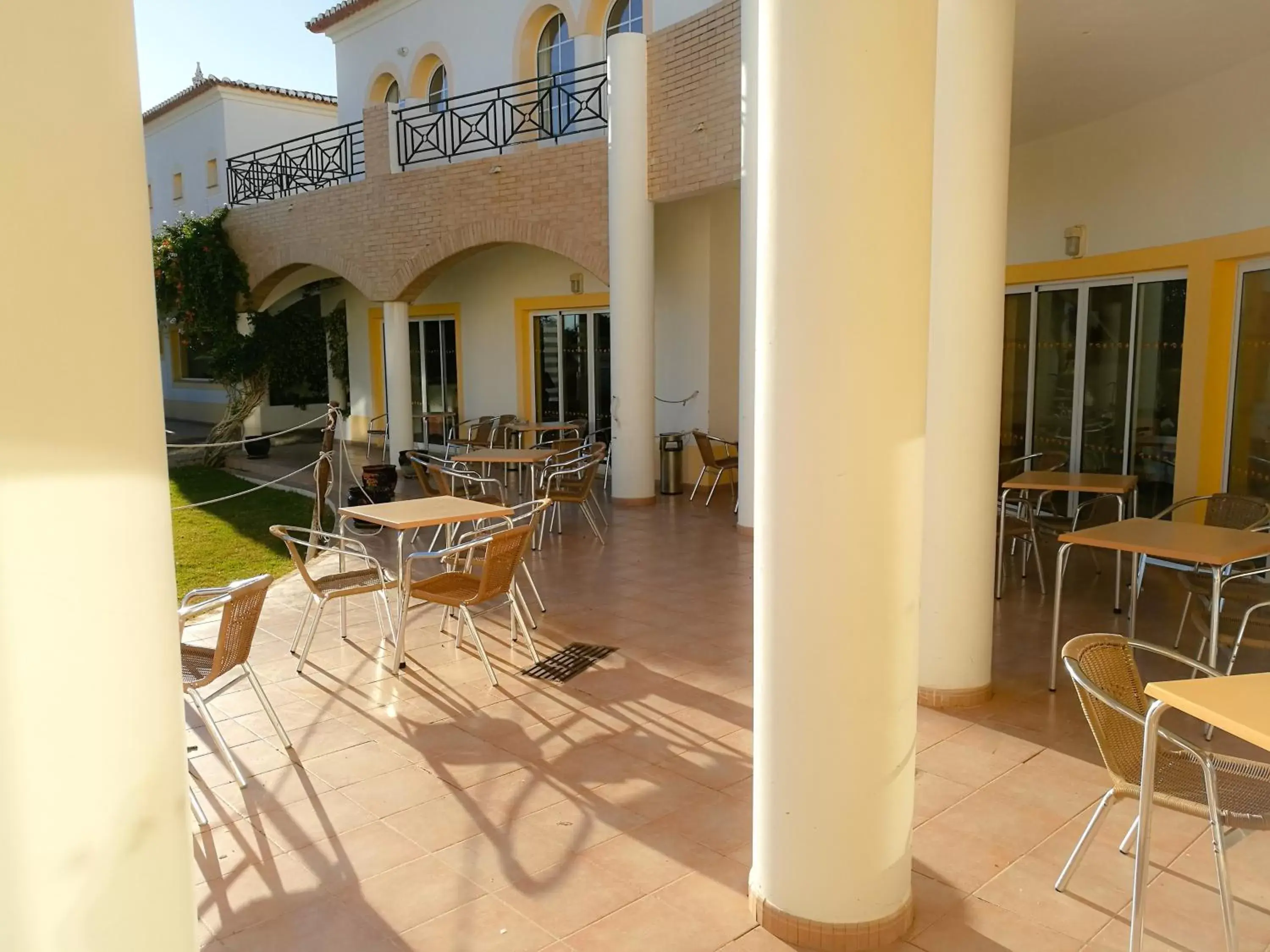 Balcony/Terrace, Restaurant/Places to Eat in Club House CVL