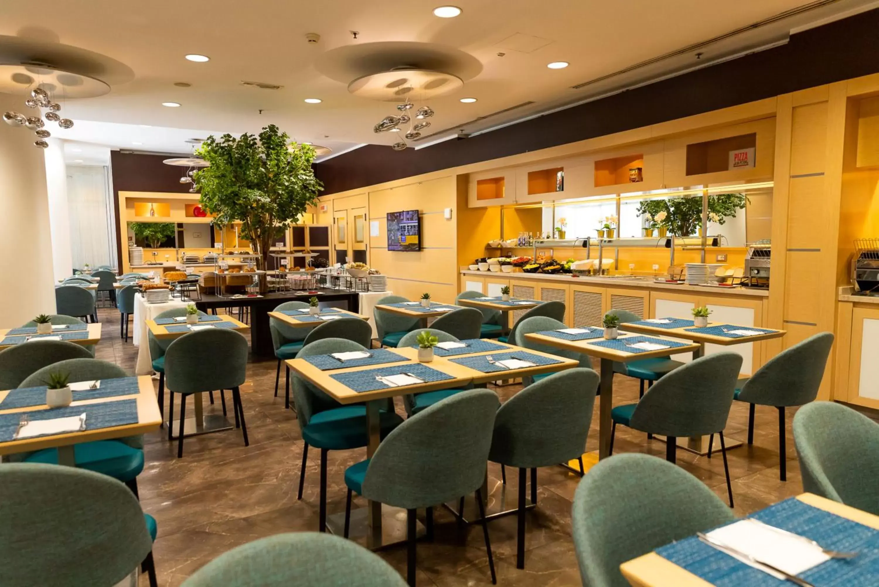 Restaurant/Places to Eat in Ramada Plaza Milano