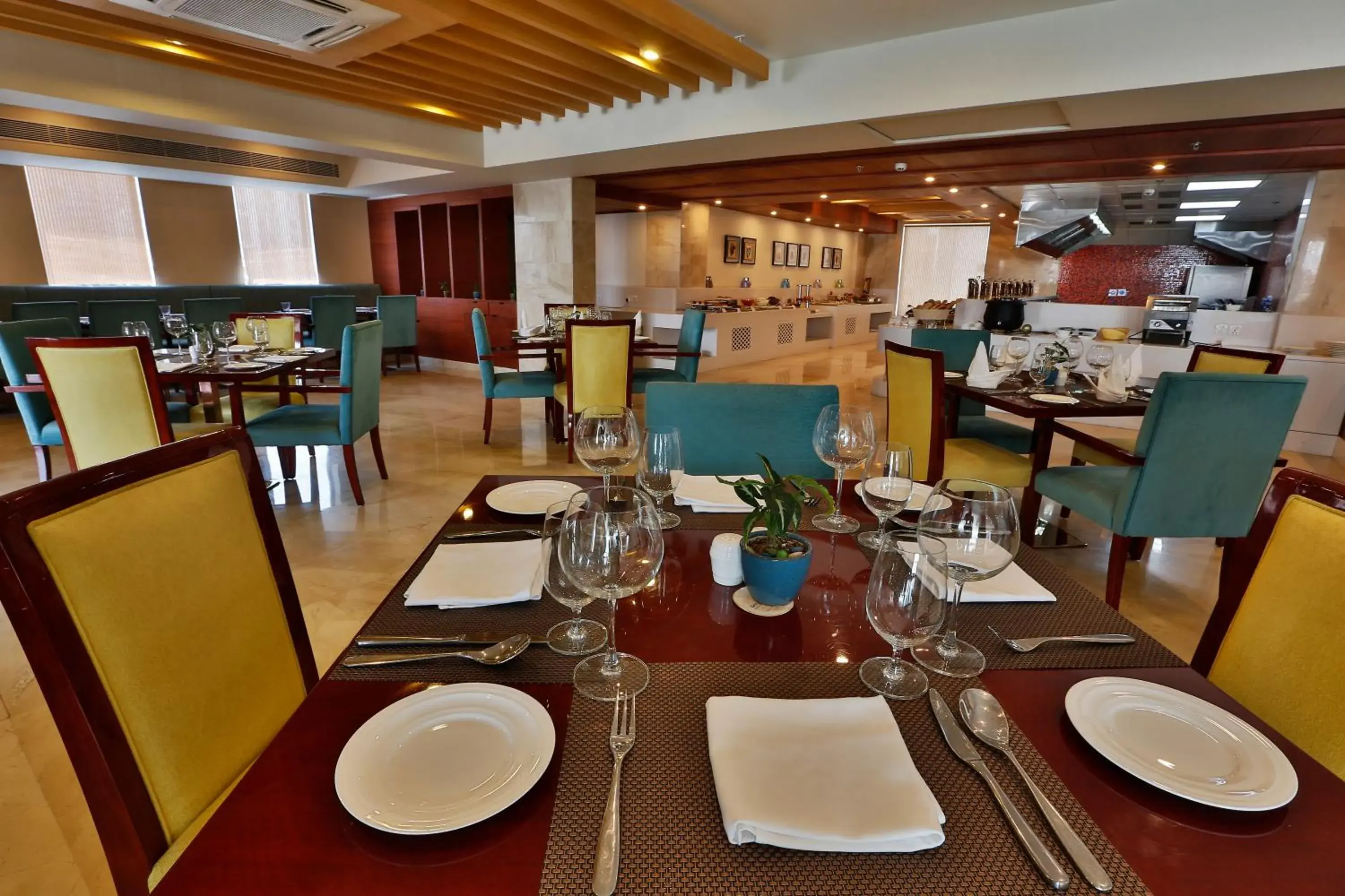 Restaurant/Places to Eat in Golden Tulip Vasundhara Hotel and Suites