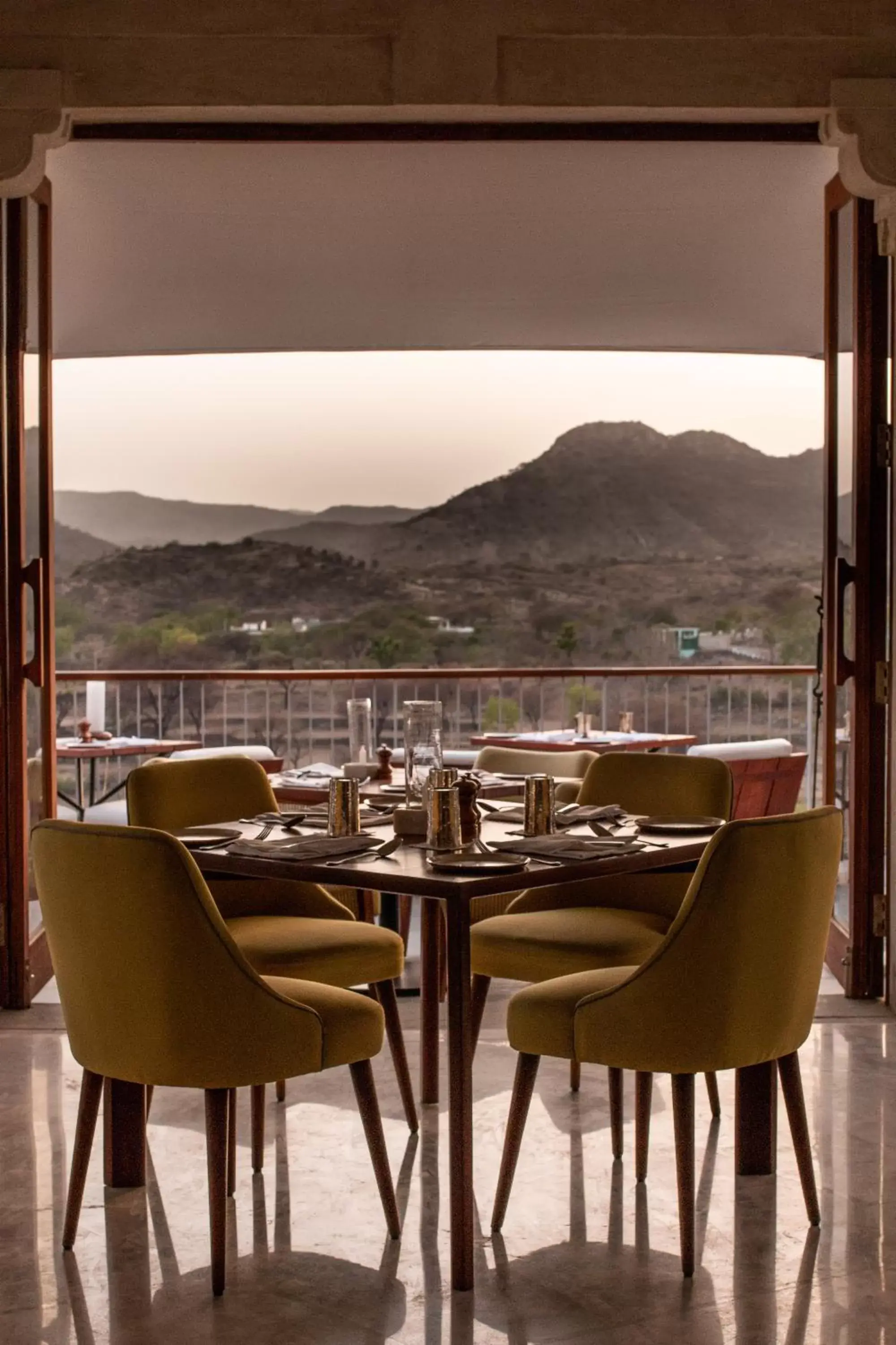 Meals, Mountain View in RAAS Devigarh