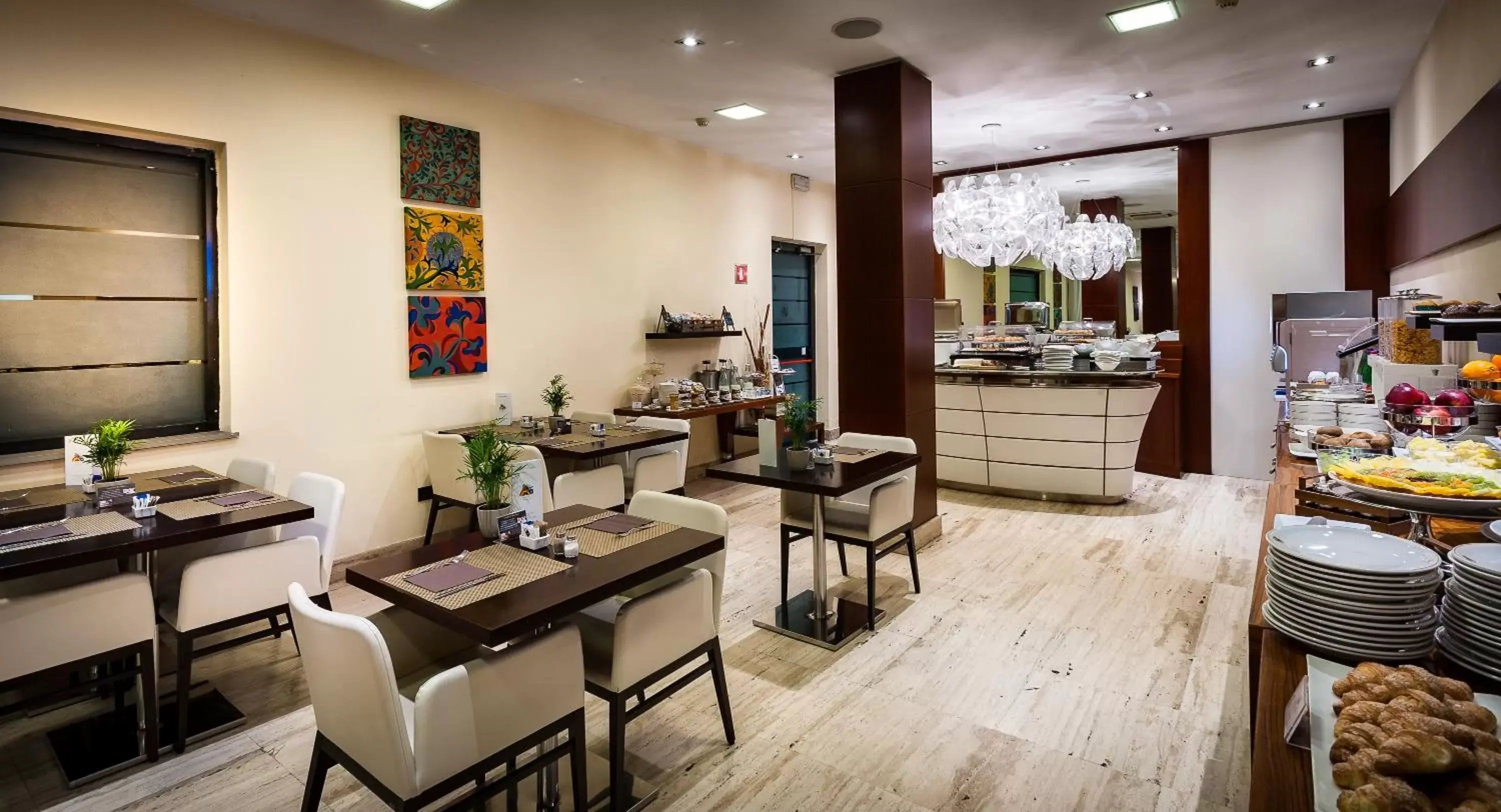 Buffet breakfast, Restaurant/Places to Eat in Hotel dei Cavalieri Caserta - La Reggia