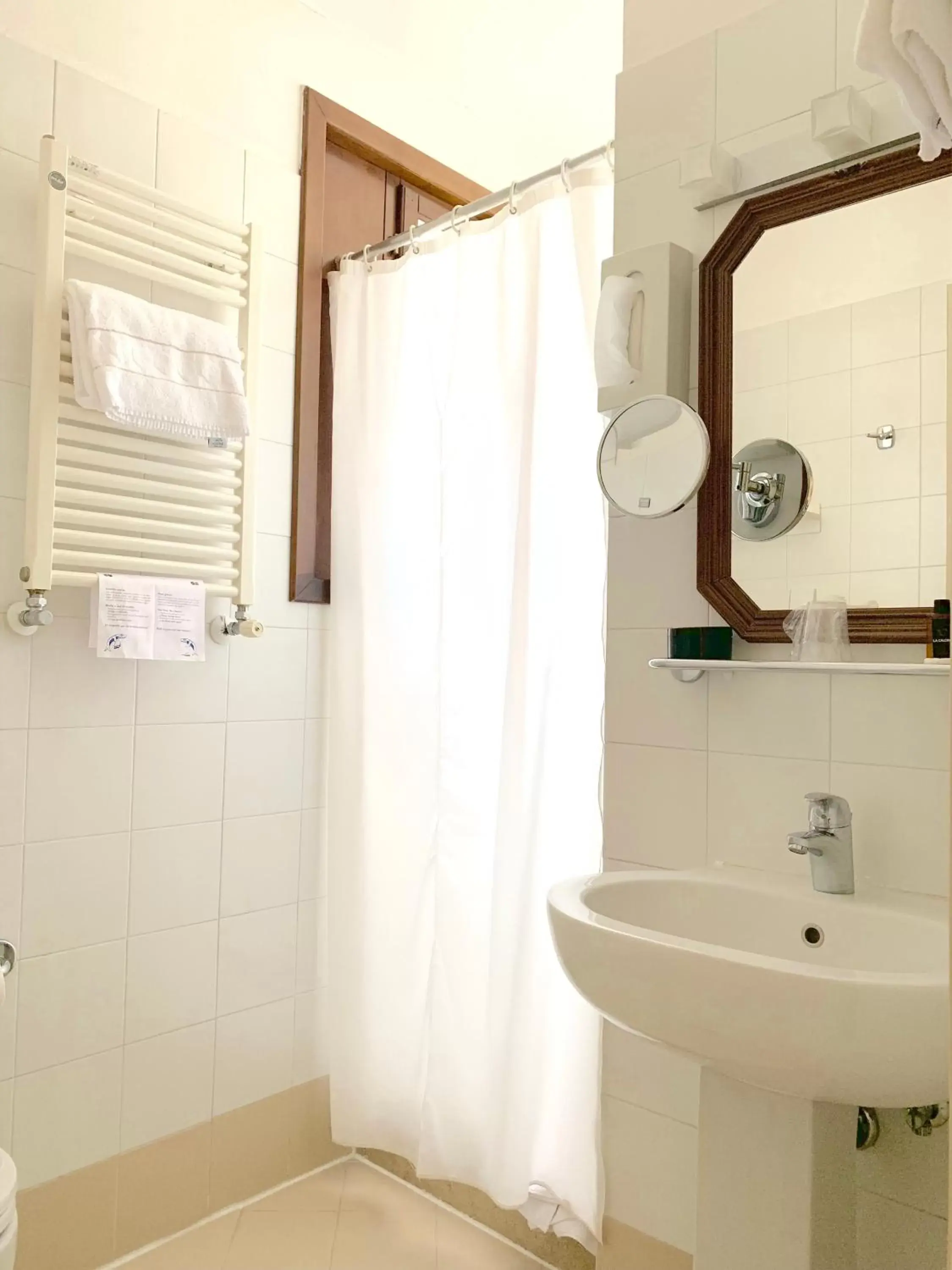Bathroom in Hotel La Calcina
