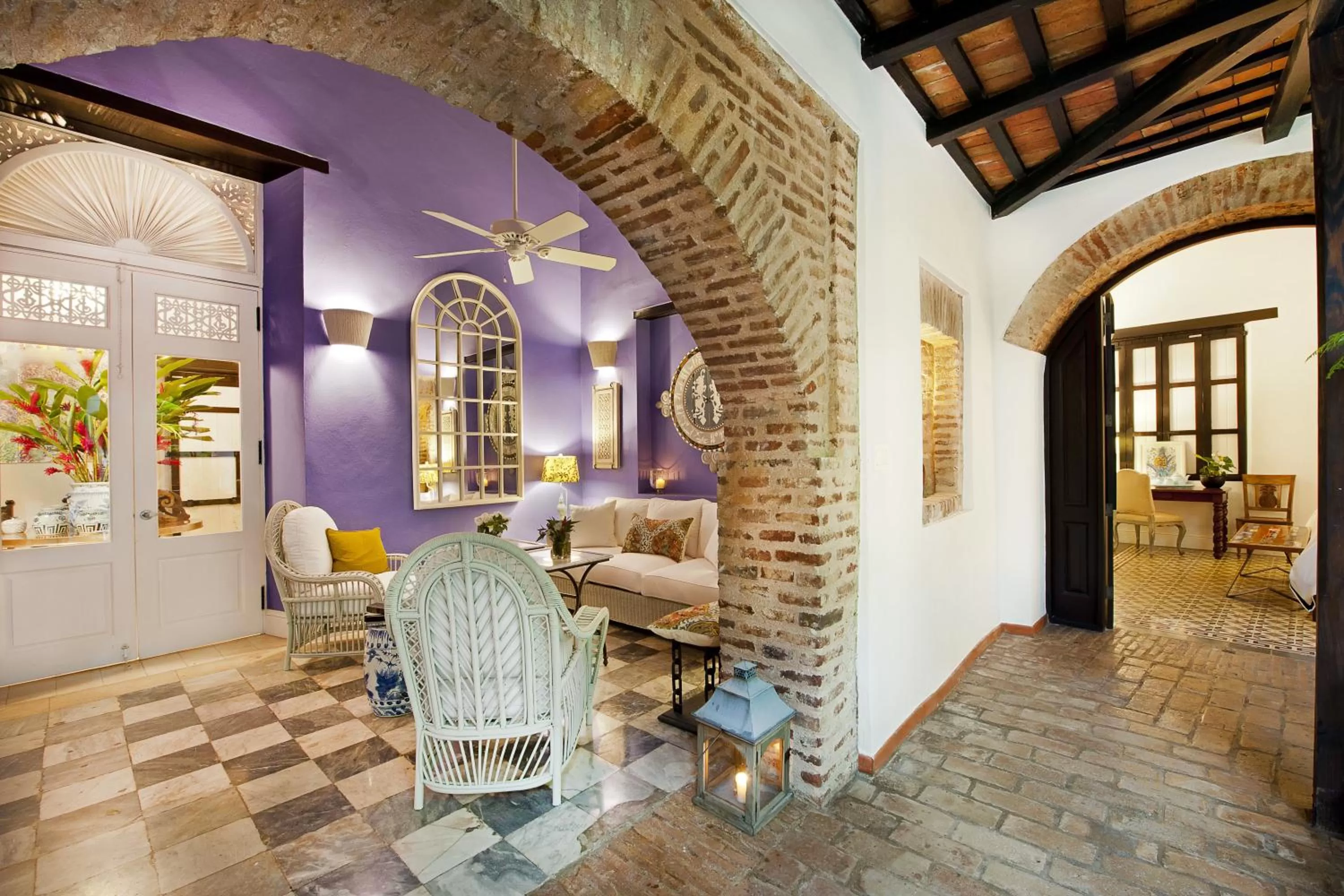 Patio in Casas del XVI