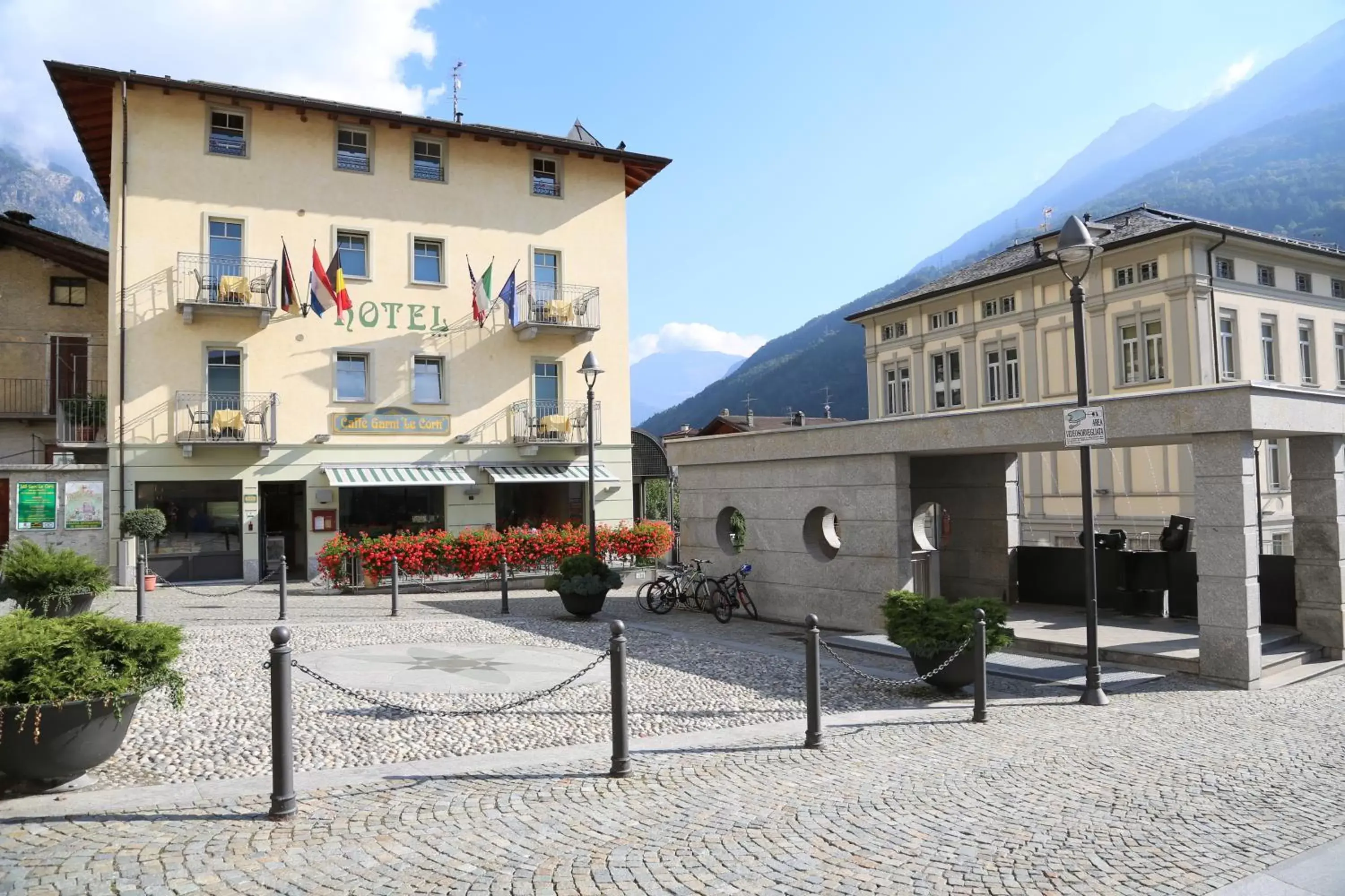 Facade/entrance, Property Building in Hotel Garni Le Corti