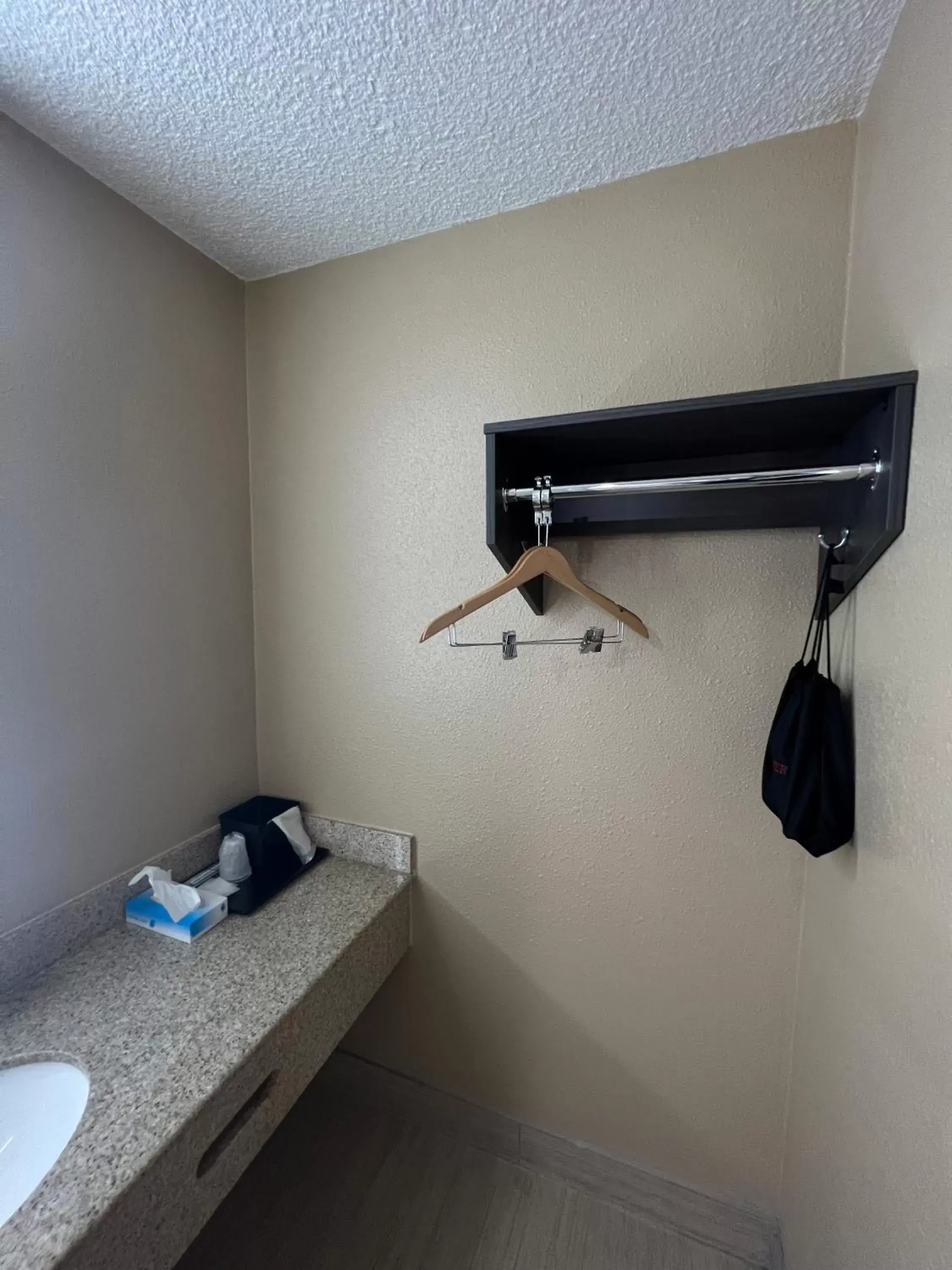wardrobe, TV/Entertainment Center in Super 8 by Wyndham Paducah I-24 Exit 4