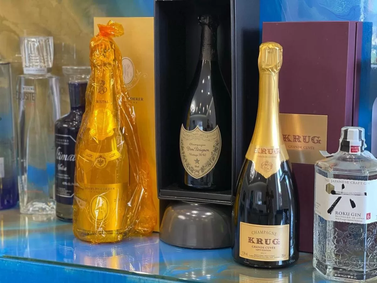 Drinks in Tribus Boutique Hotel