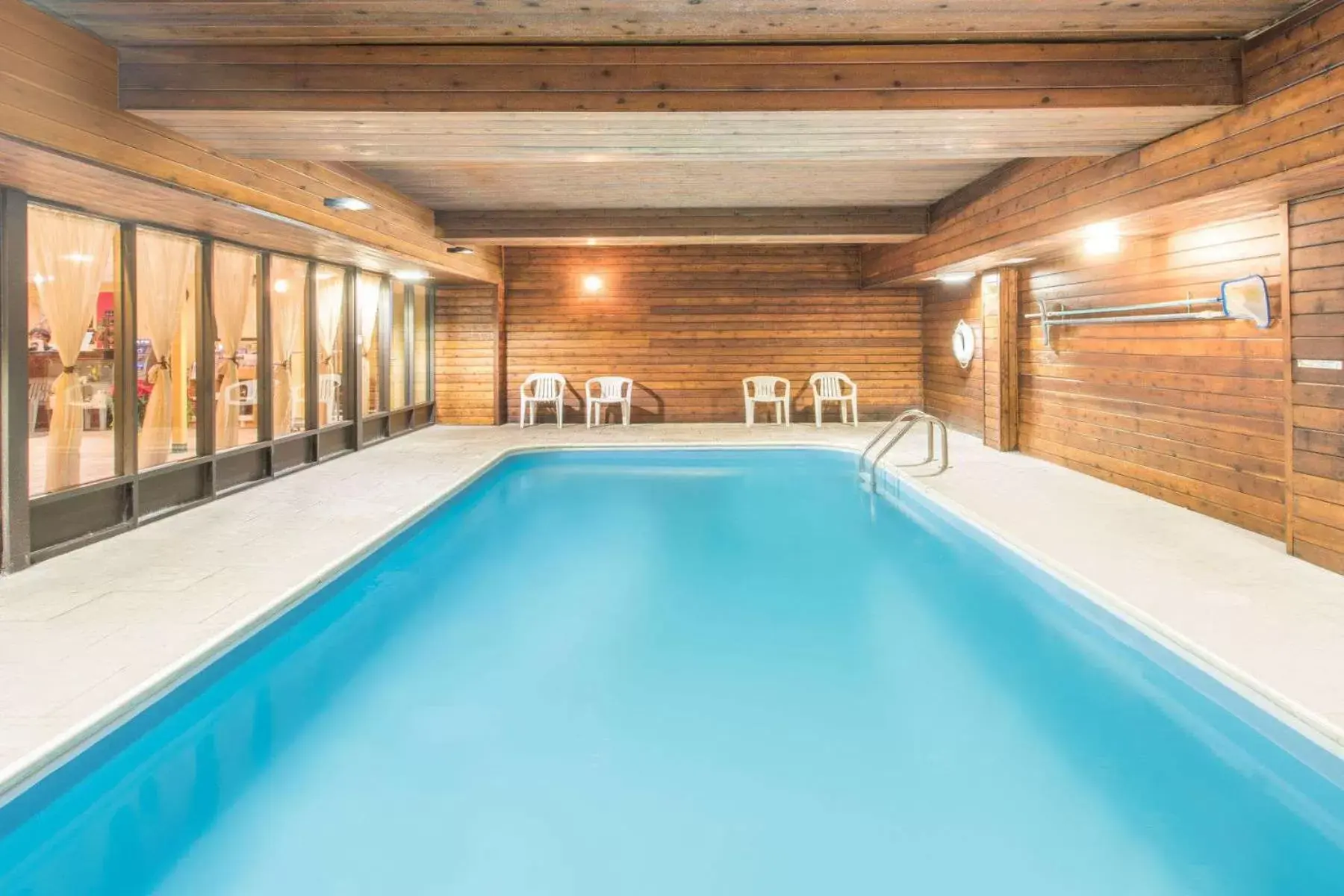 Swimming Pool in Days Inn by Wyndham Colchester Burlington