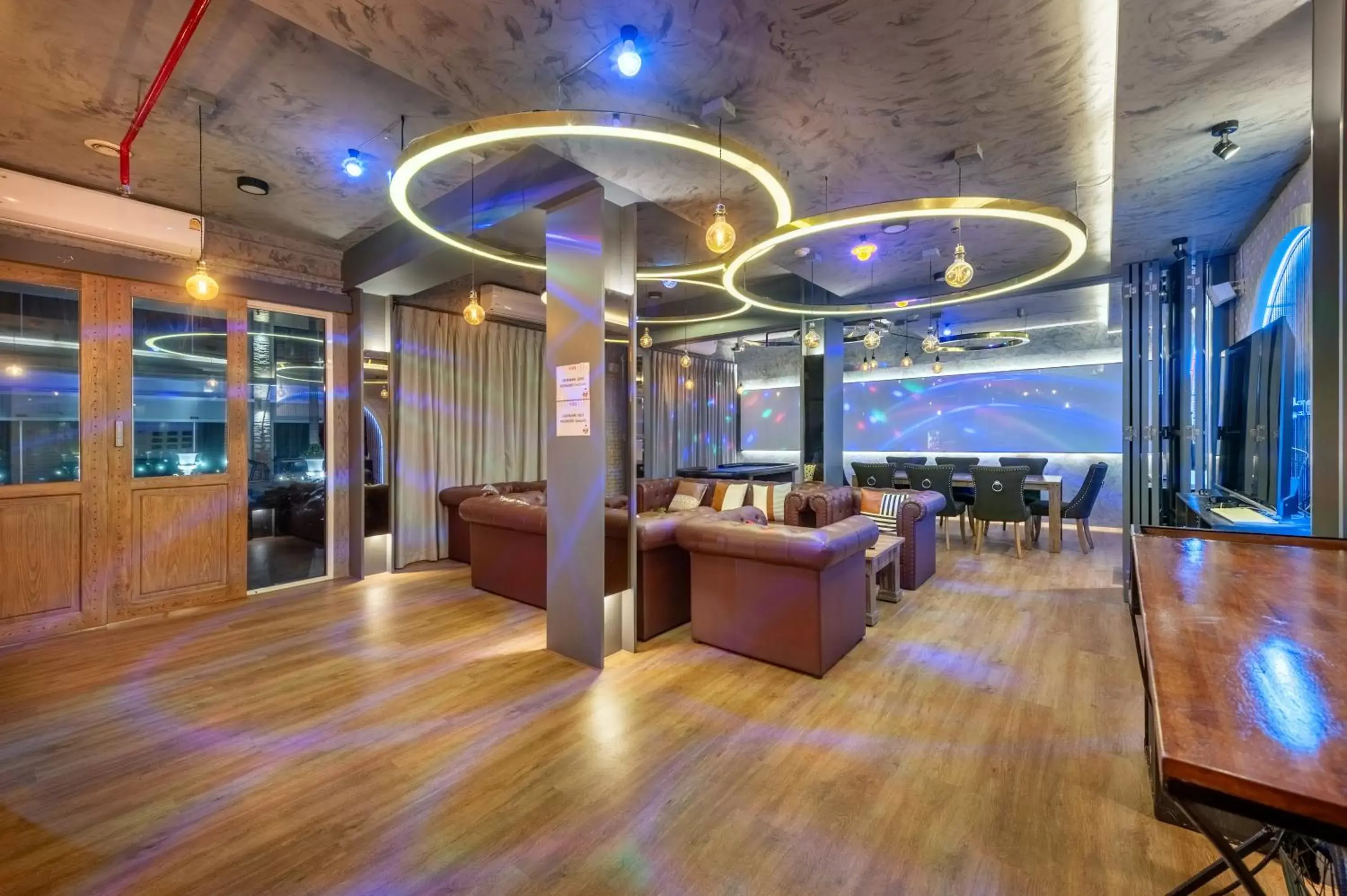 Living room, Lobby/Reception in Qiu Hotel Sukhumvit SHA Plus