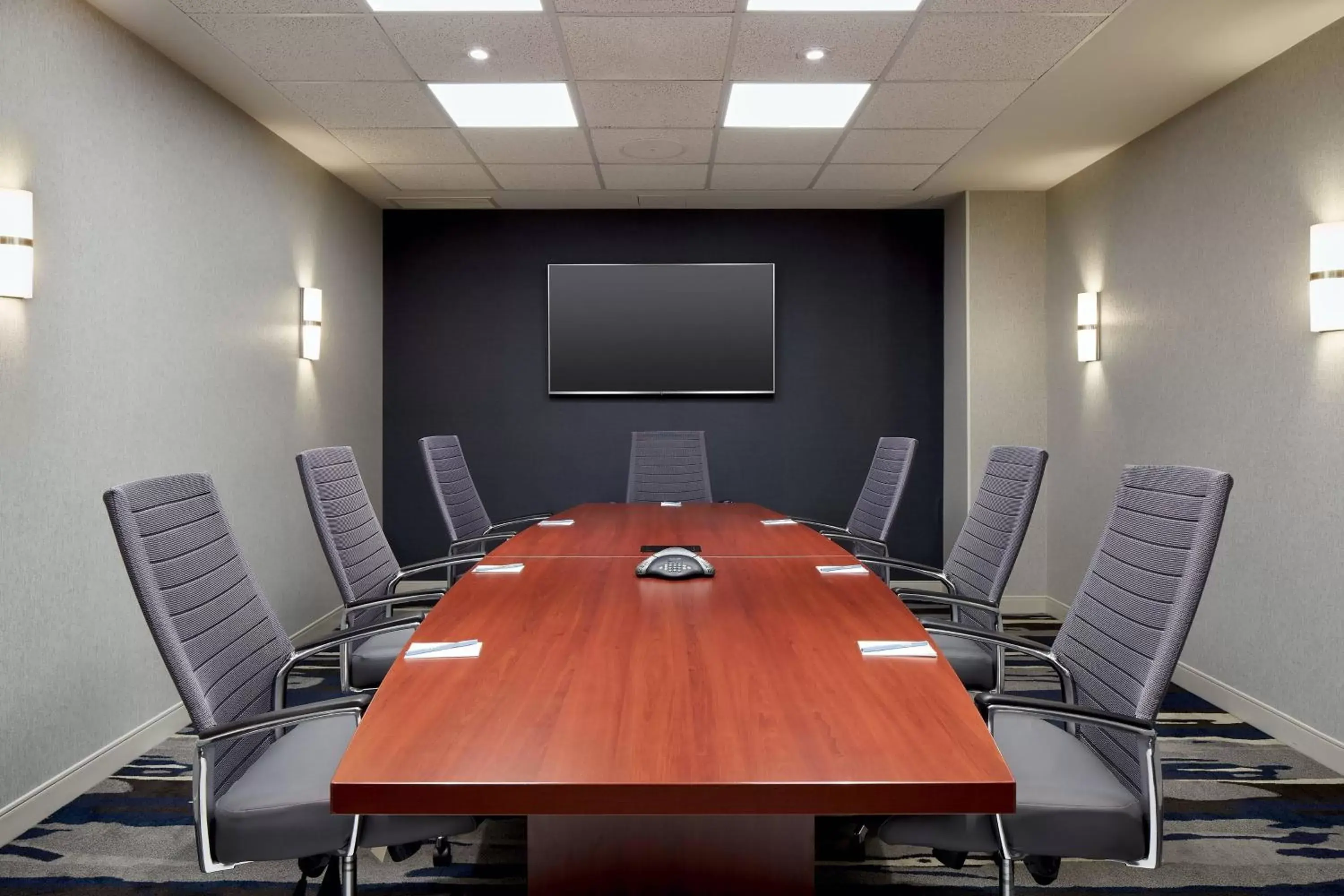 Meeting/conference room in Fairfield Inn & Suites by Marriott Montreal Airport
